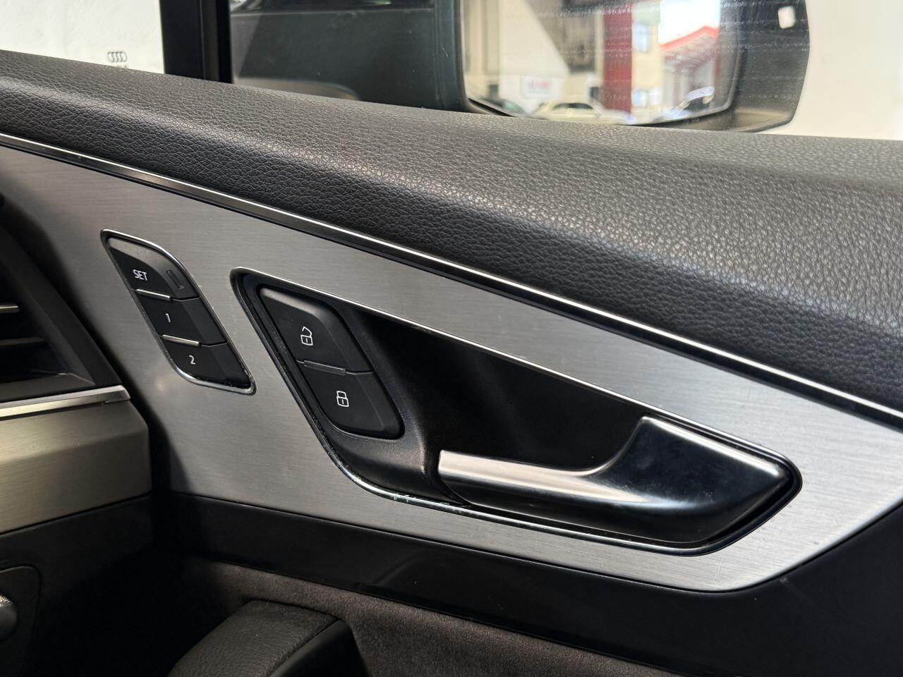 Audi Q7 view 46