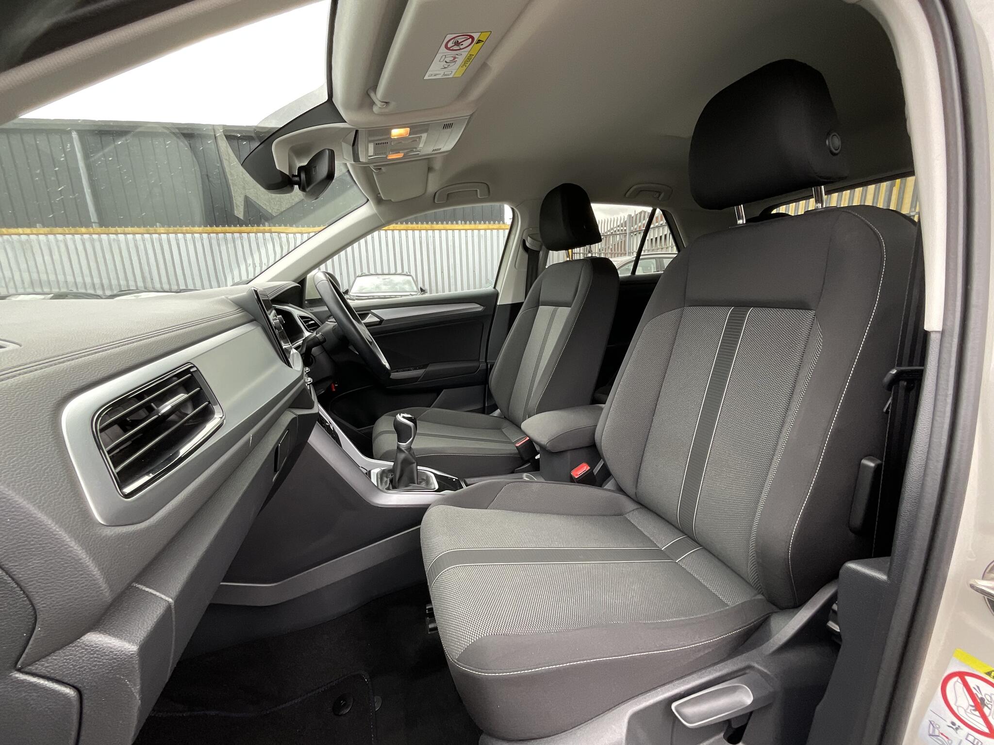 Volkswagen T-Roc view 18