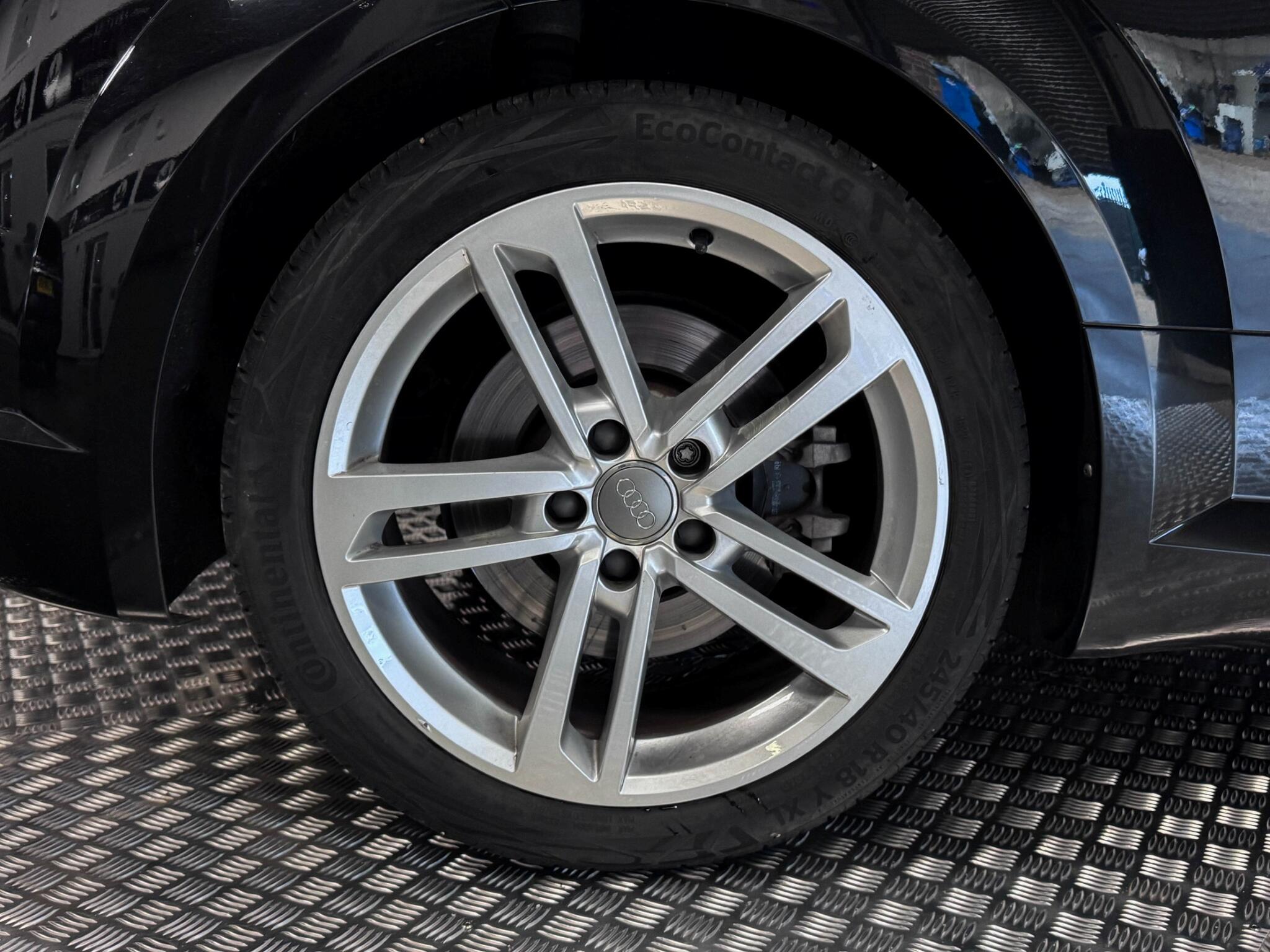Audi TT view 44