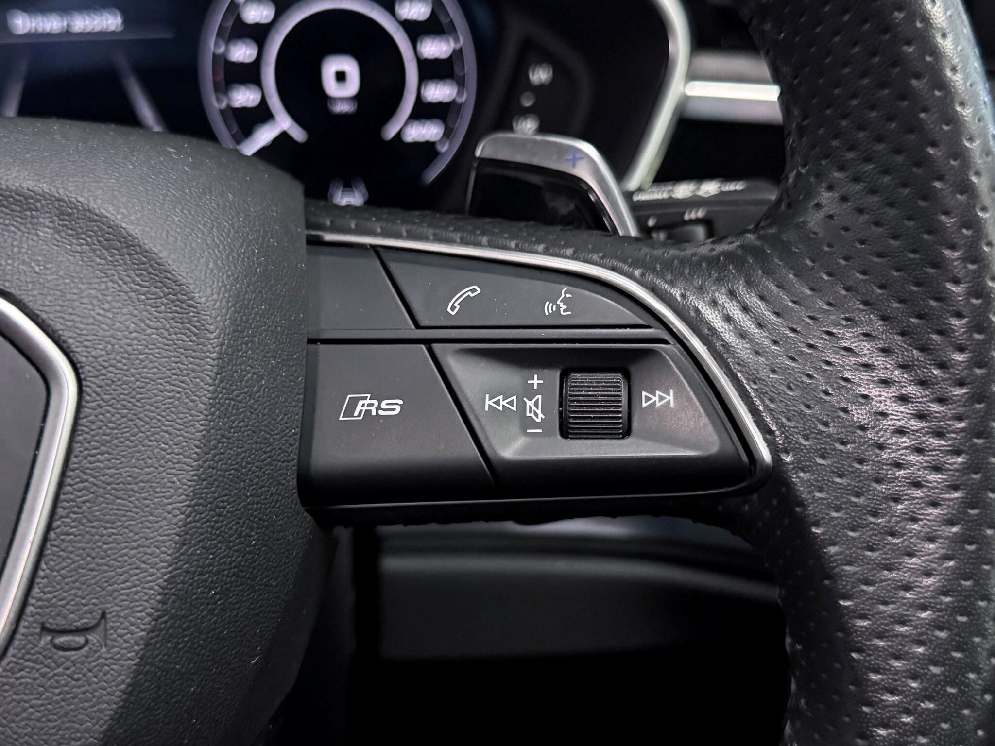 Audi RS Q3 view 37