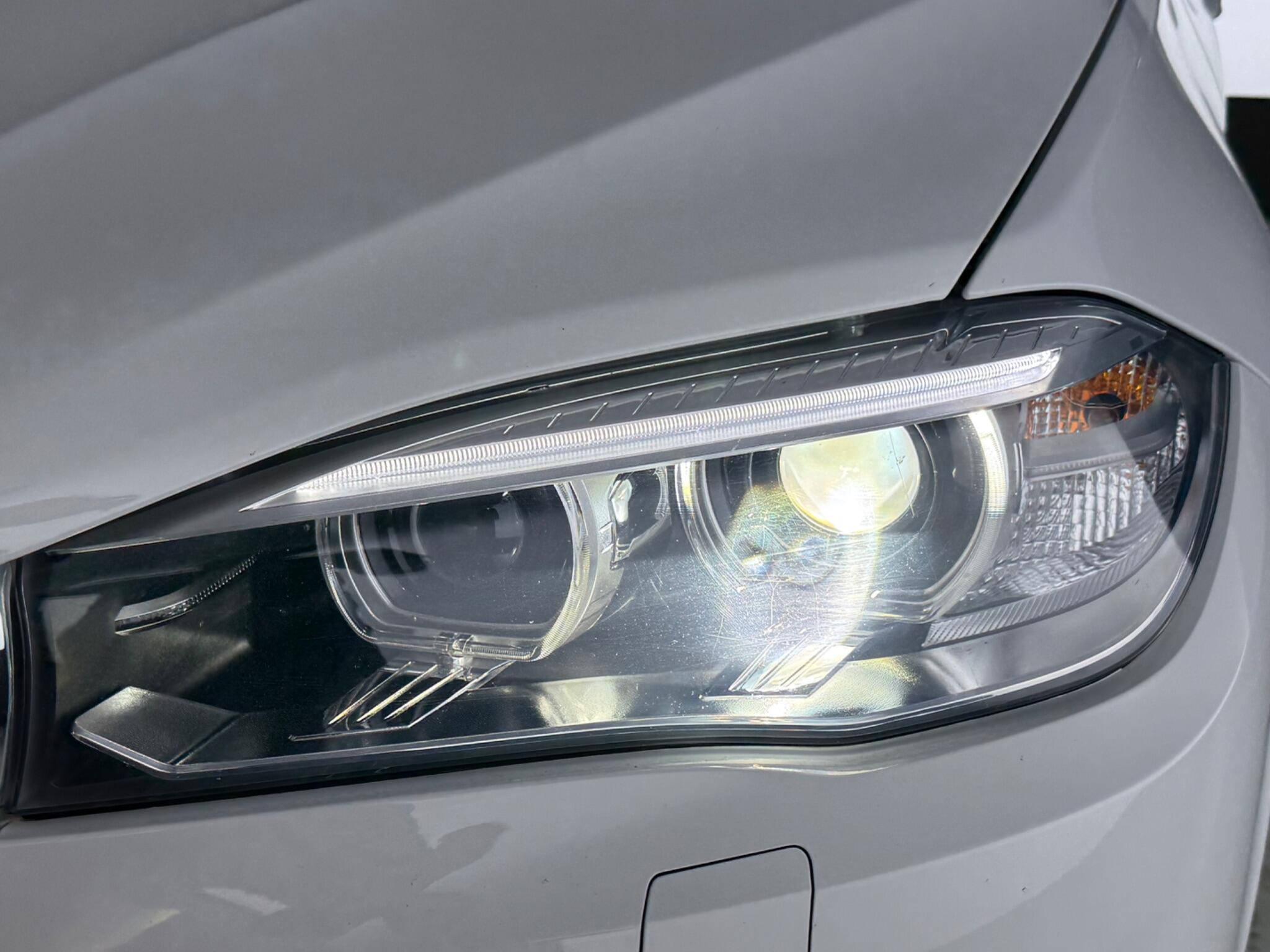 BMW X5 view 13
