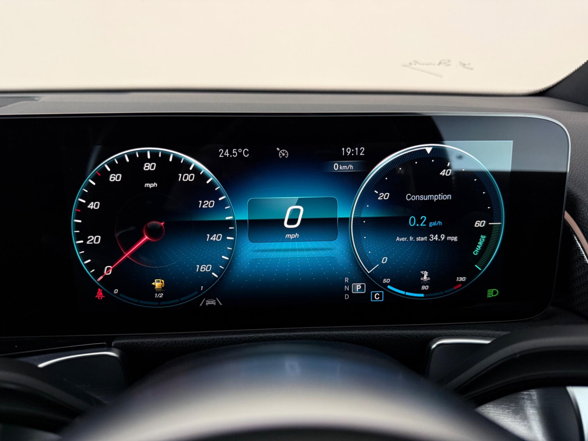 Mercedes-Benz GLB view 15