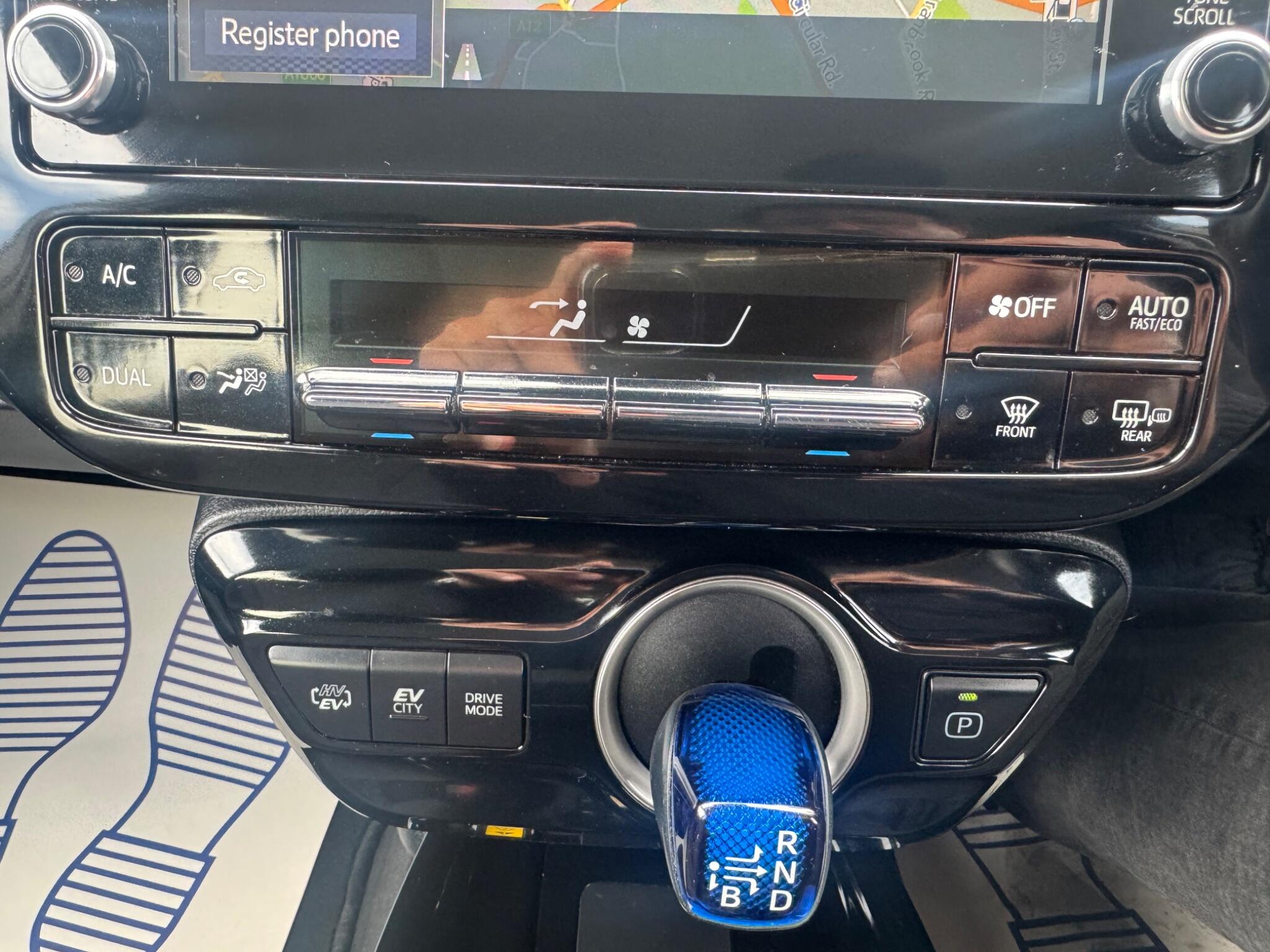 Toyota Prius view 18