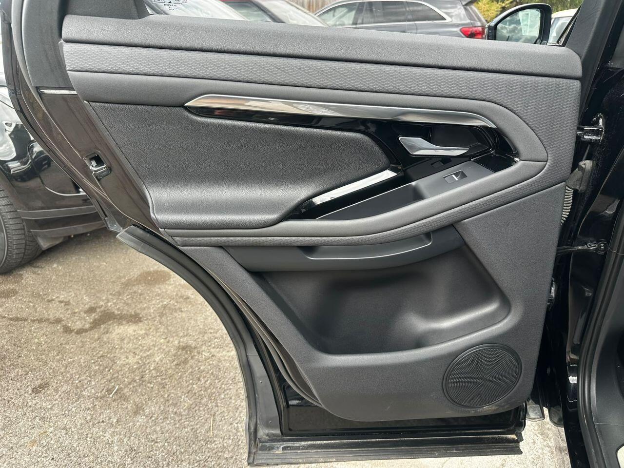 Land Rover Range Rover Evoque view 29