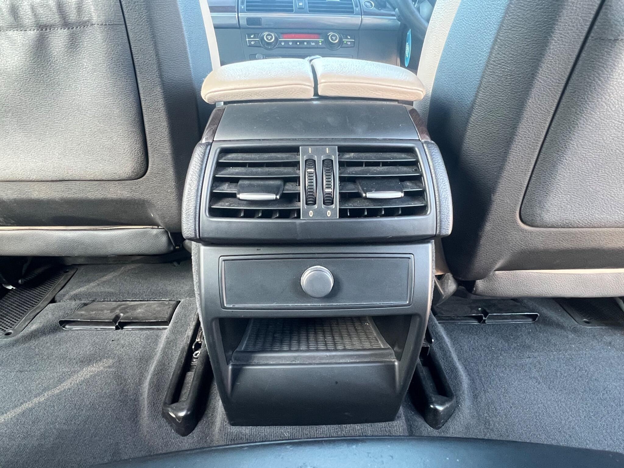 BMW X6 view 56