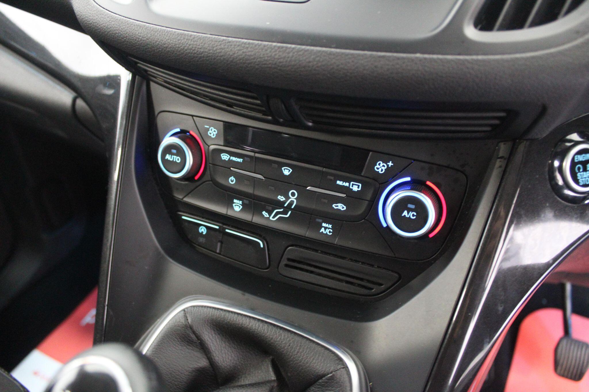 Ford Kuga view 36
