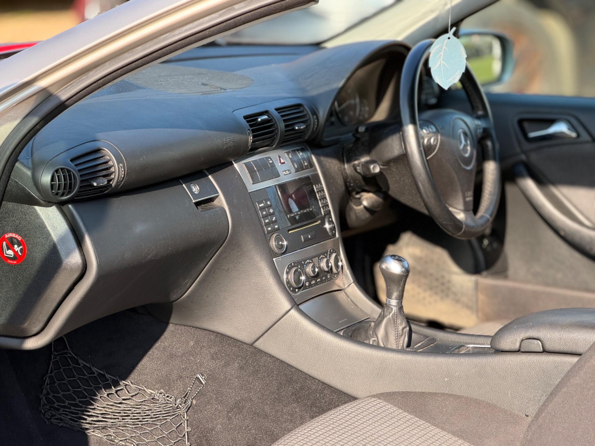 2006 Mercedes-Benz C Class 1.8 C180 Kompressor SE 2dr image 17