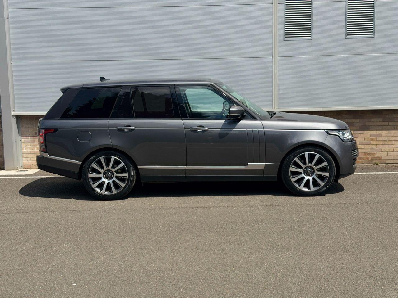 Land Rover Range Rover view 82