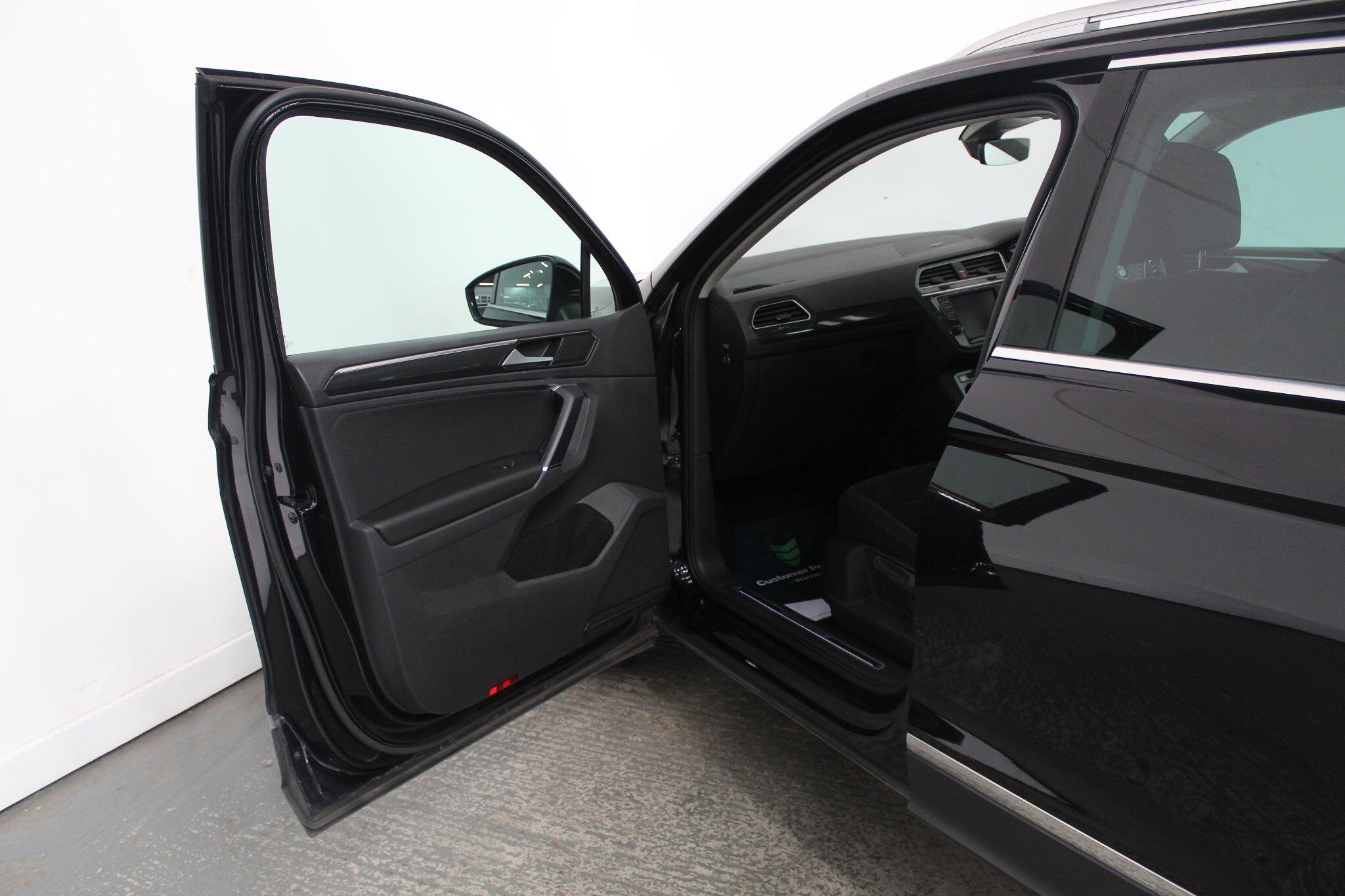 Volkswagen Tiguan view 30