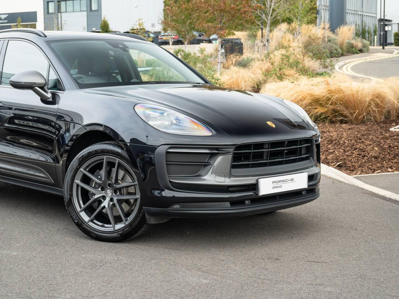 Porsche Macan view 17