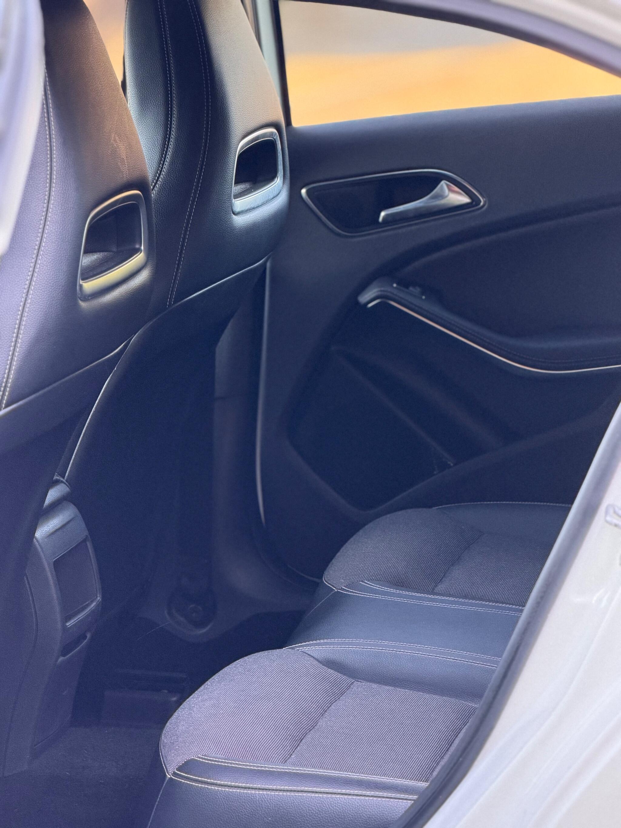 2013 Mercedes-Benz A Class 1.5 A180 CDI SE Euro 5 (s/s) 5dr image 25