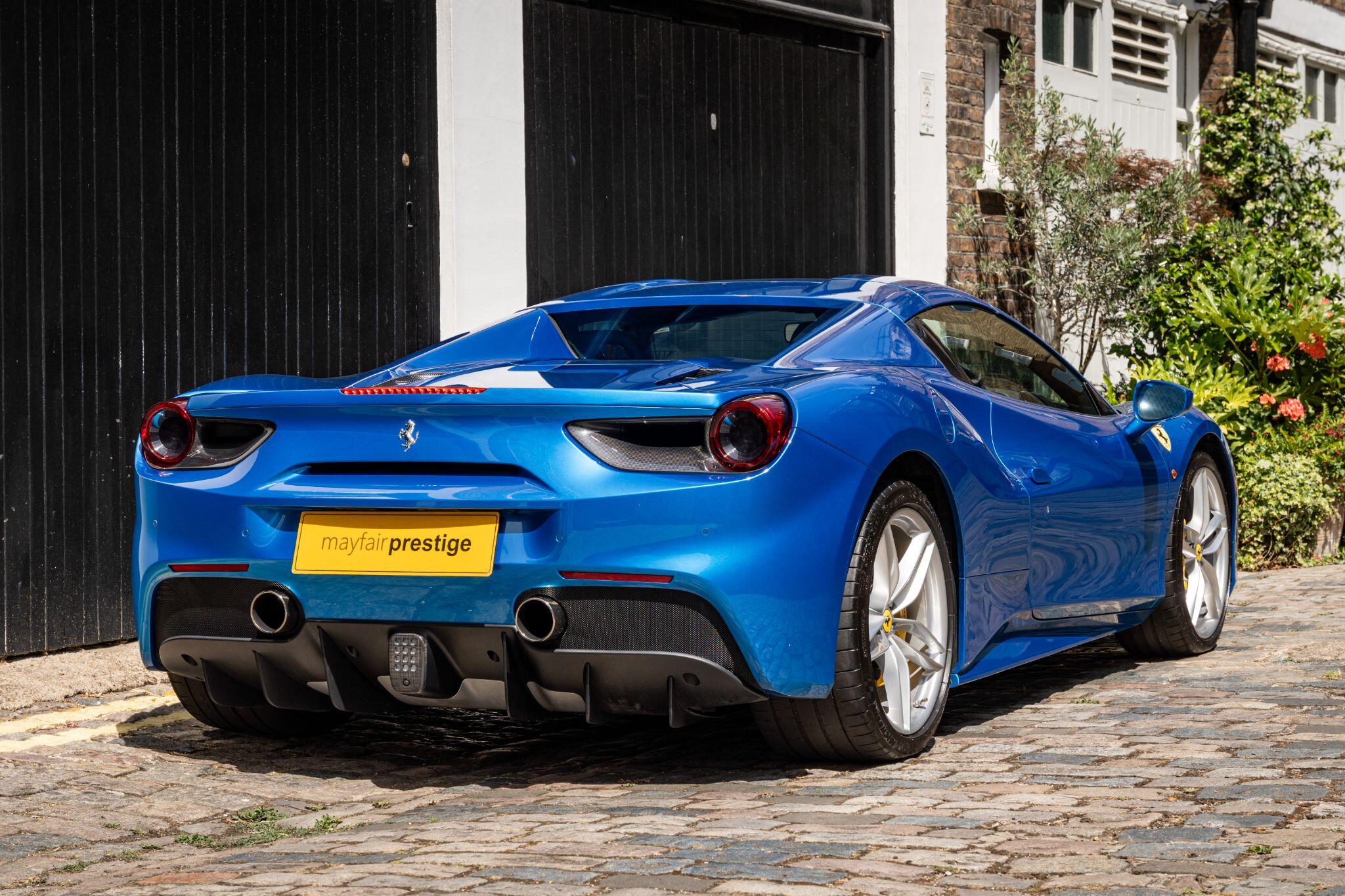 Ferrari 488 view 4