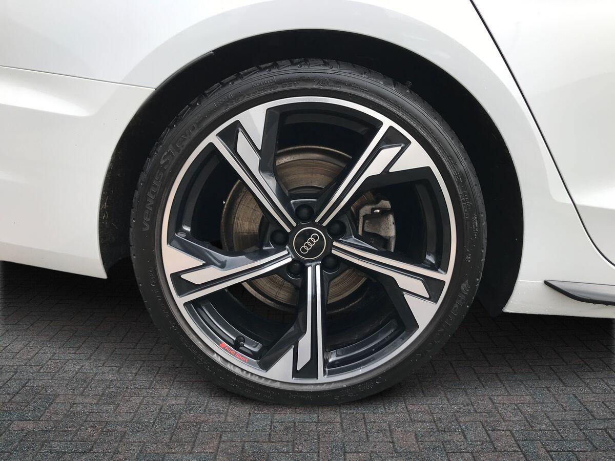 Audi A4 view 12