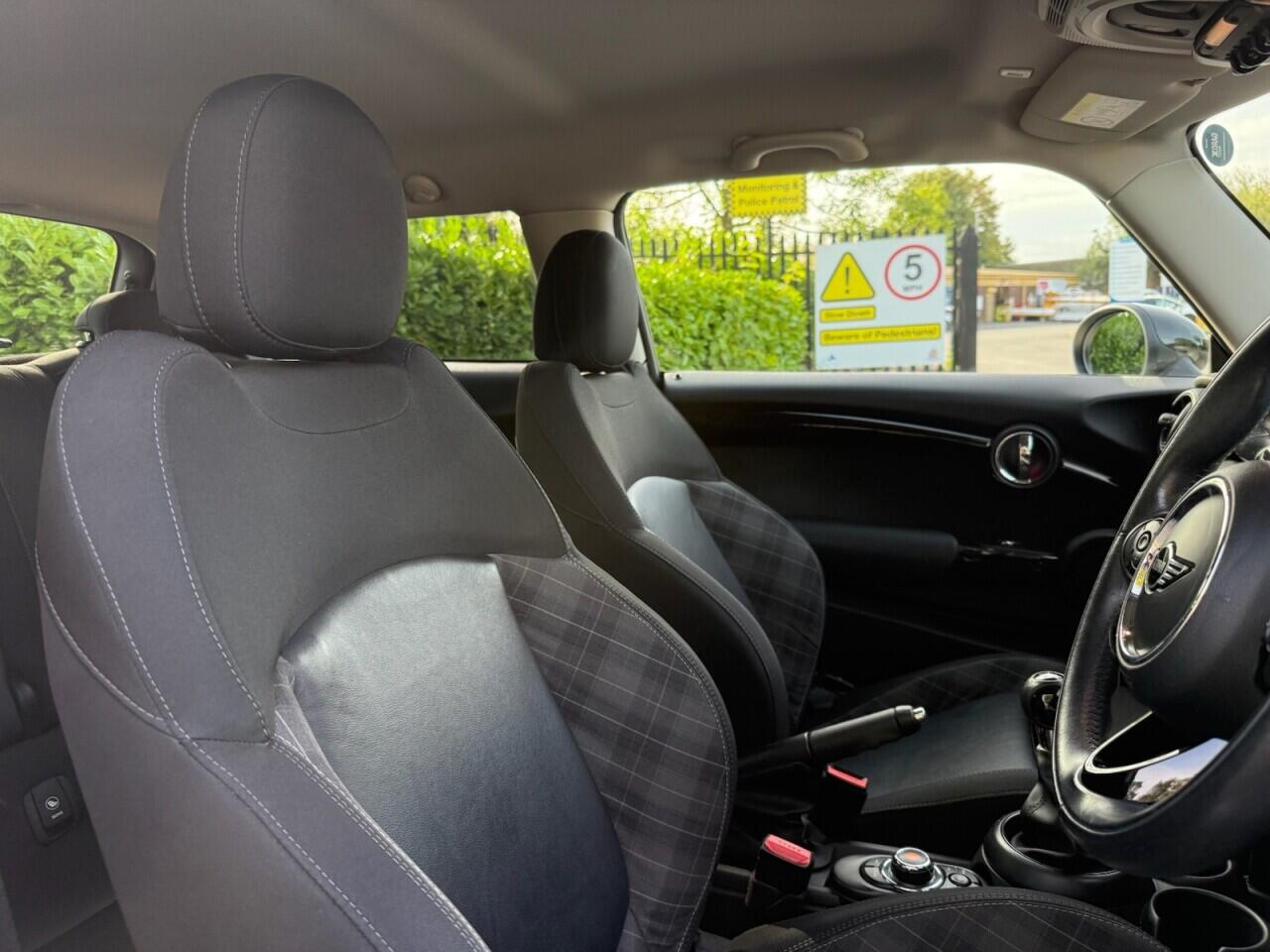 Mini Cooper view 26