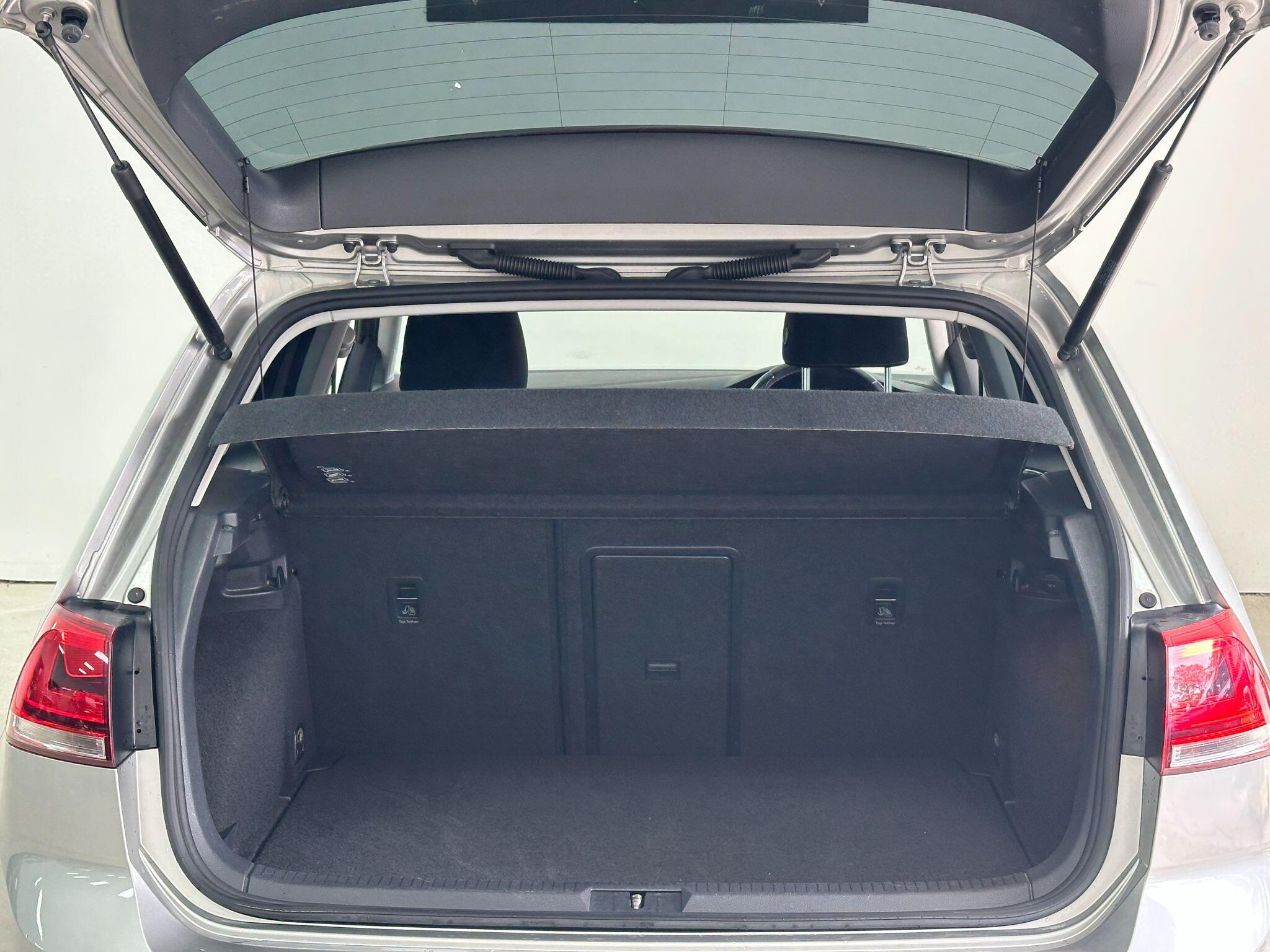 2014 Volkswagen Golf image 41