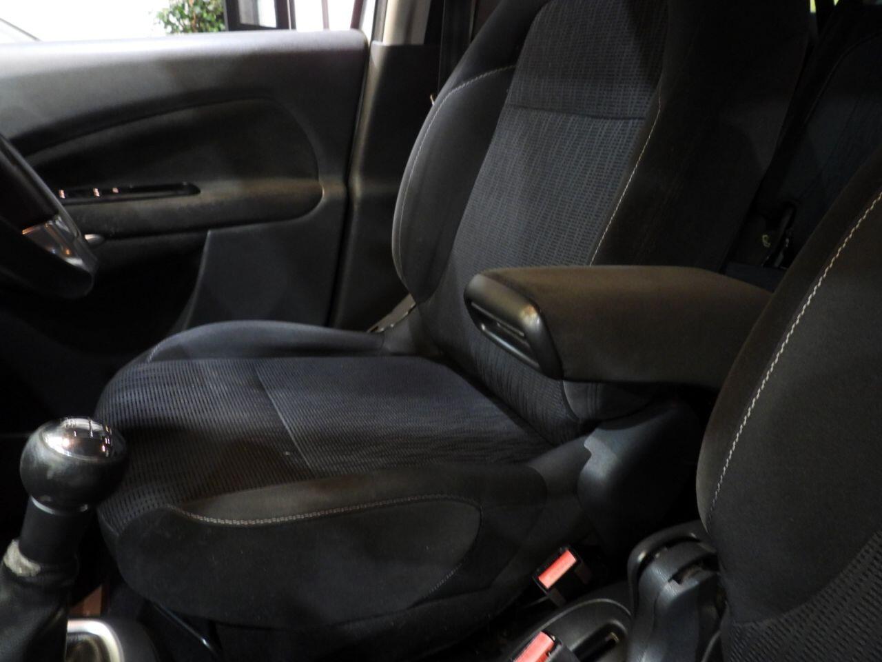 Citroen C3 Picasso view 41