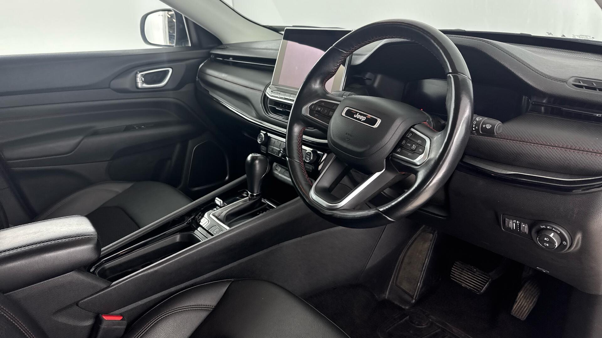 Jeep Compass view 9