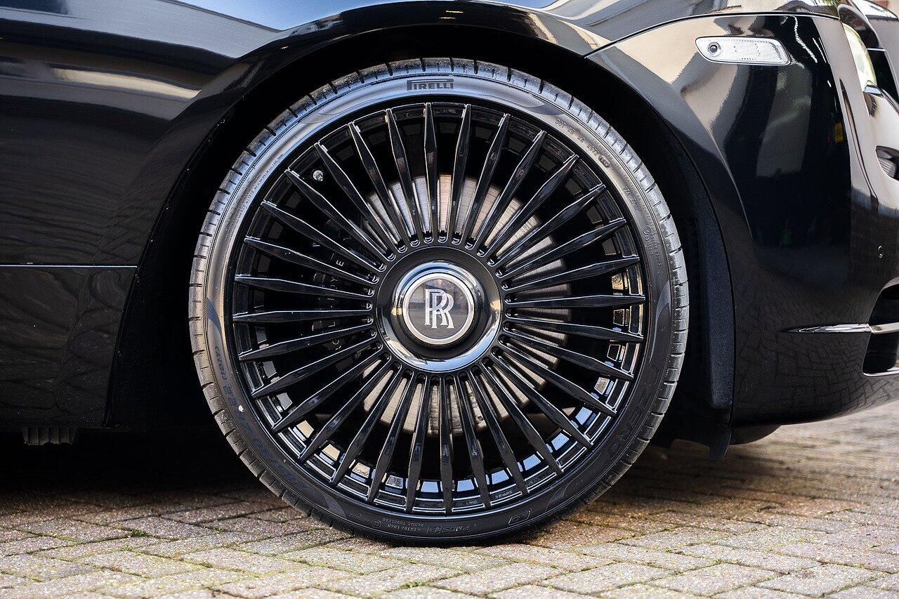 Rolls-Royce Wraith view 7