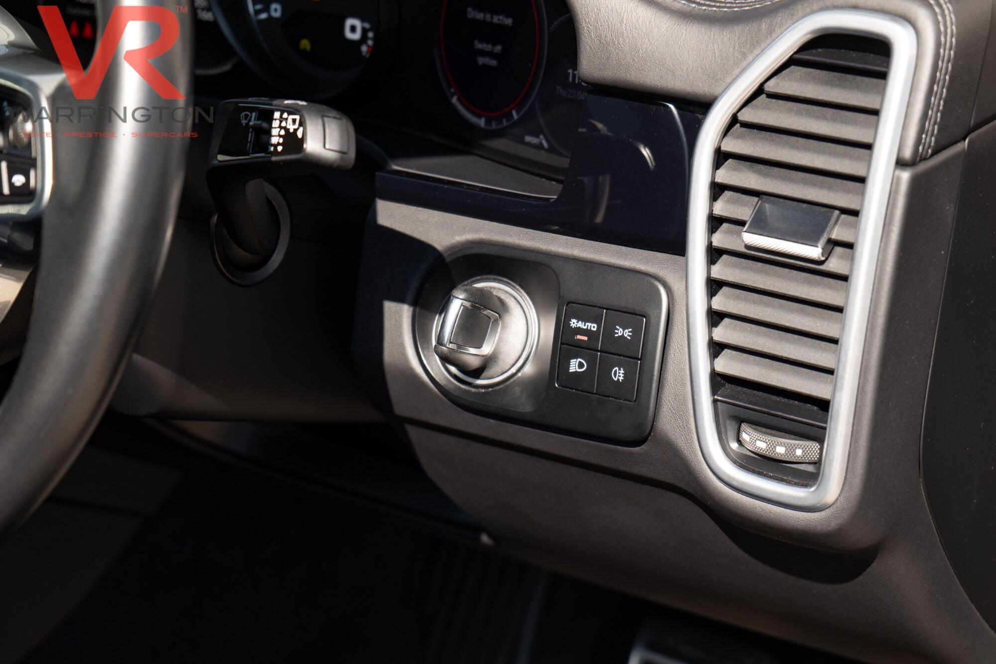 Porsche Cayenne view 12