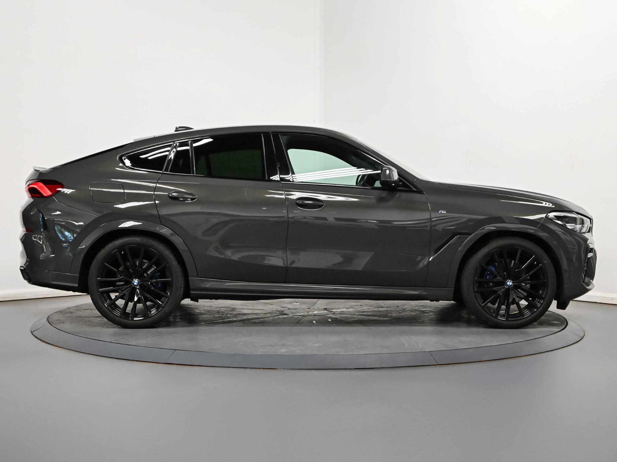 BMW X6 view 27