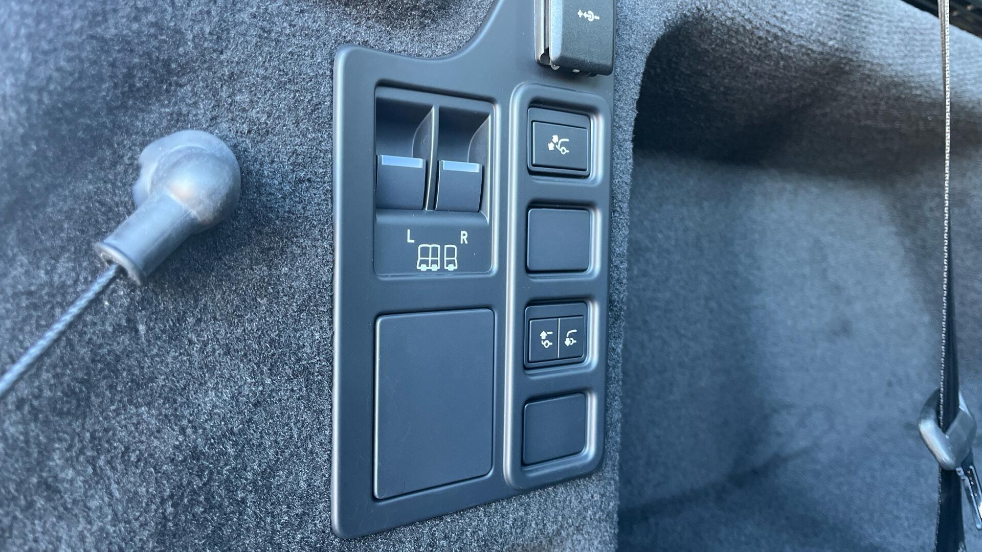 Land Rover Discovery view 58