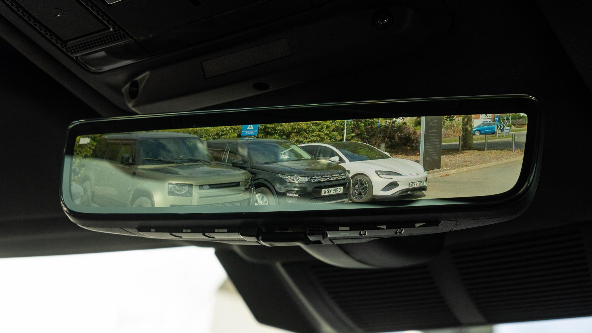 Land Rover Defender view 22