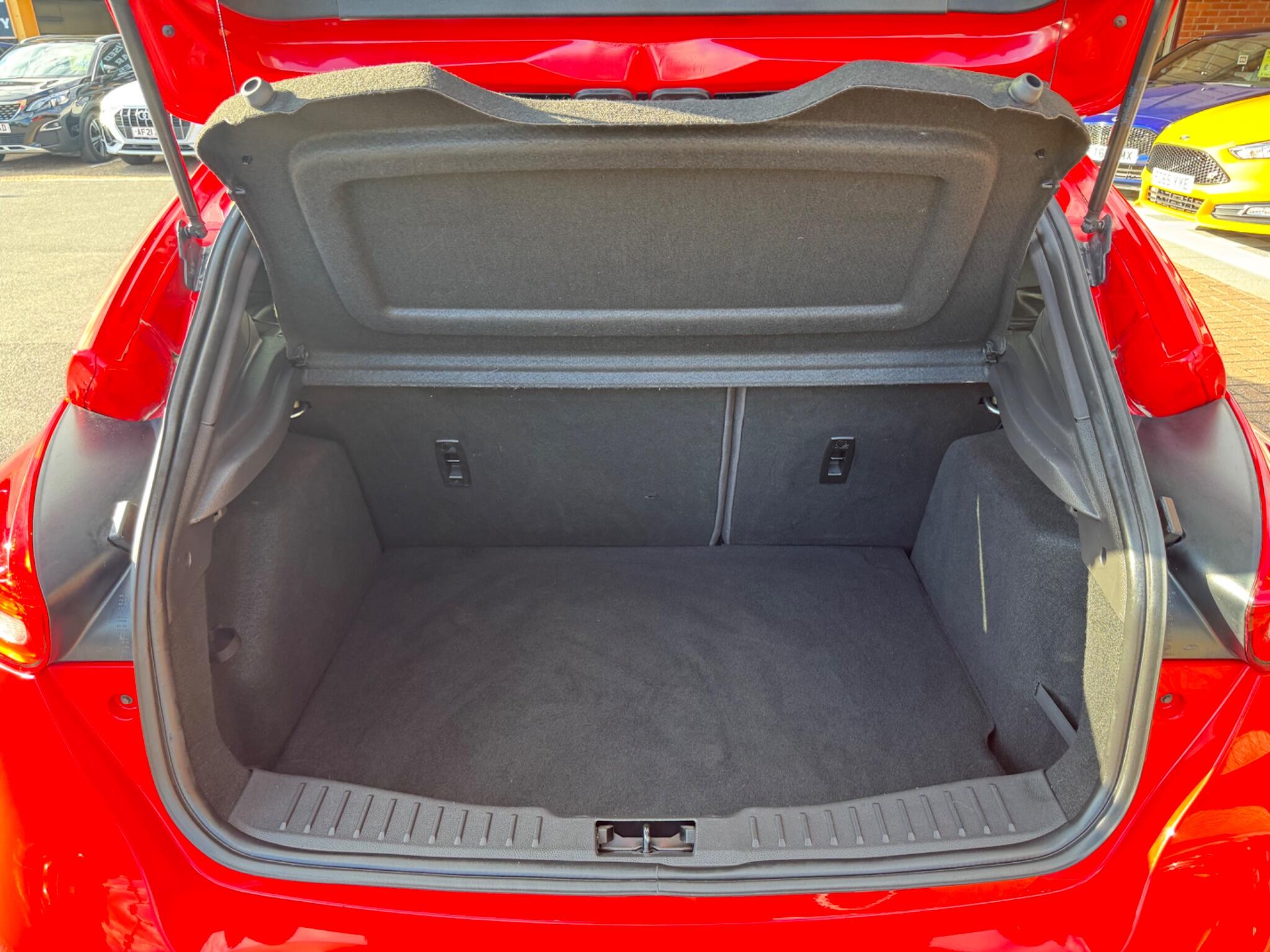 Ford Focus view 10