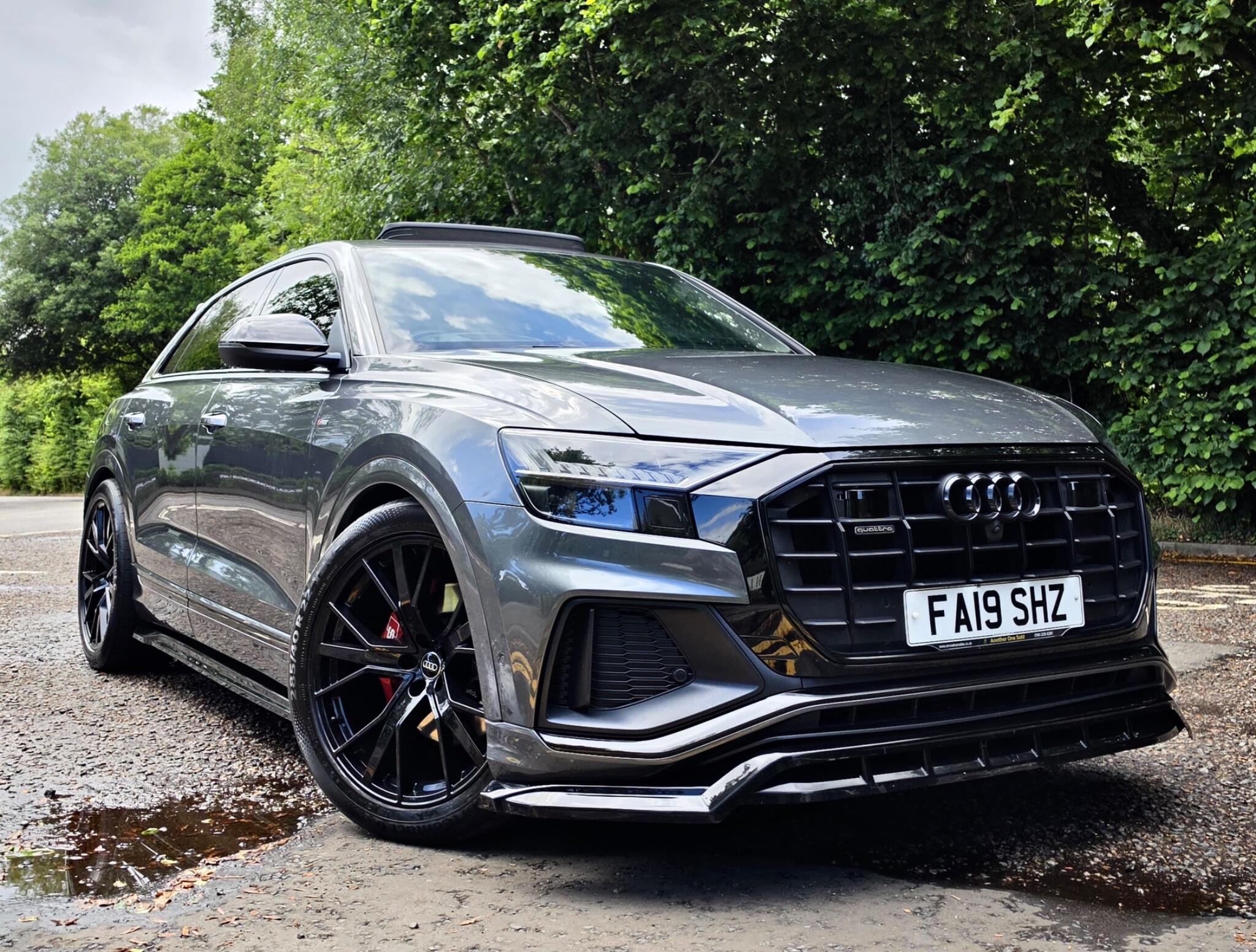 Audi Q8 view 16