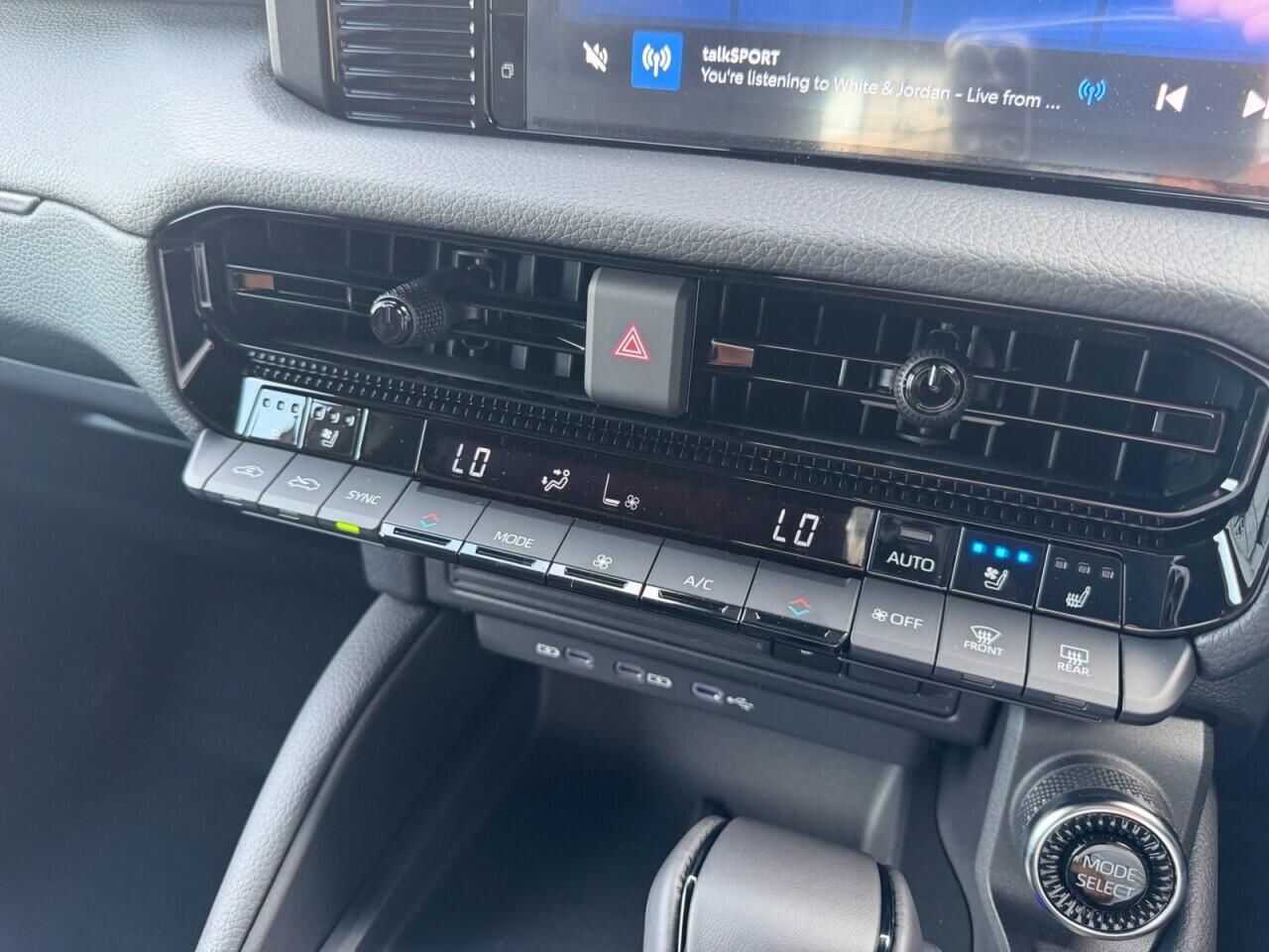 Toyota Land Cruiser view 27