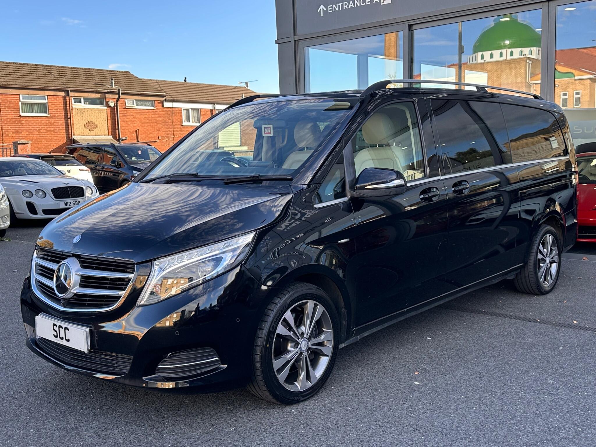 Mercedes-Benz V-Class view 3