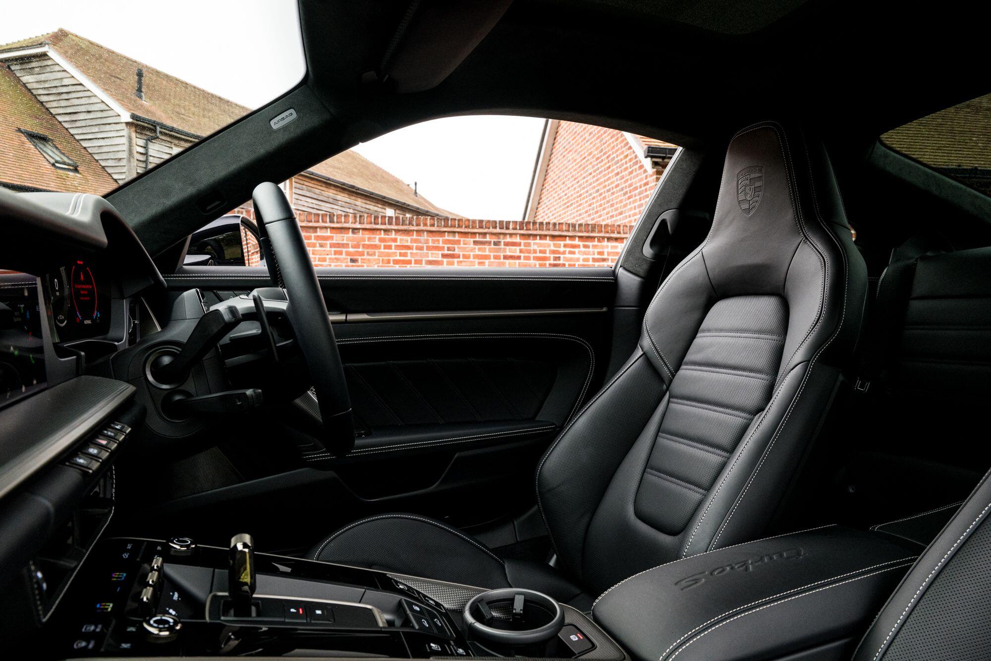 Porsche 911 view 44