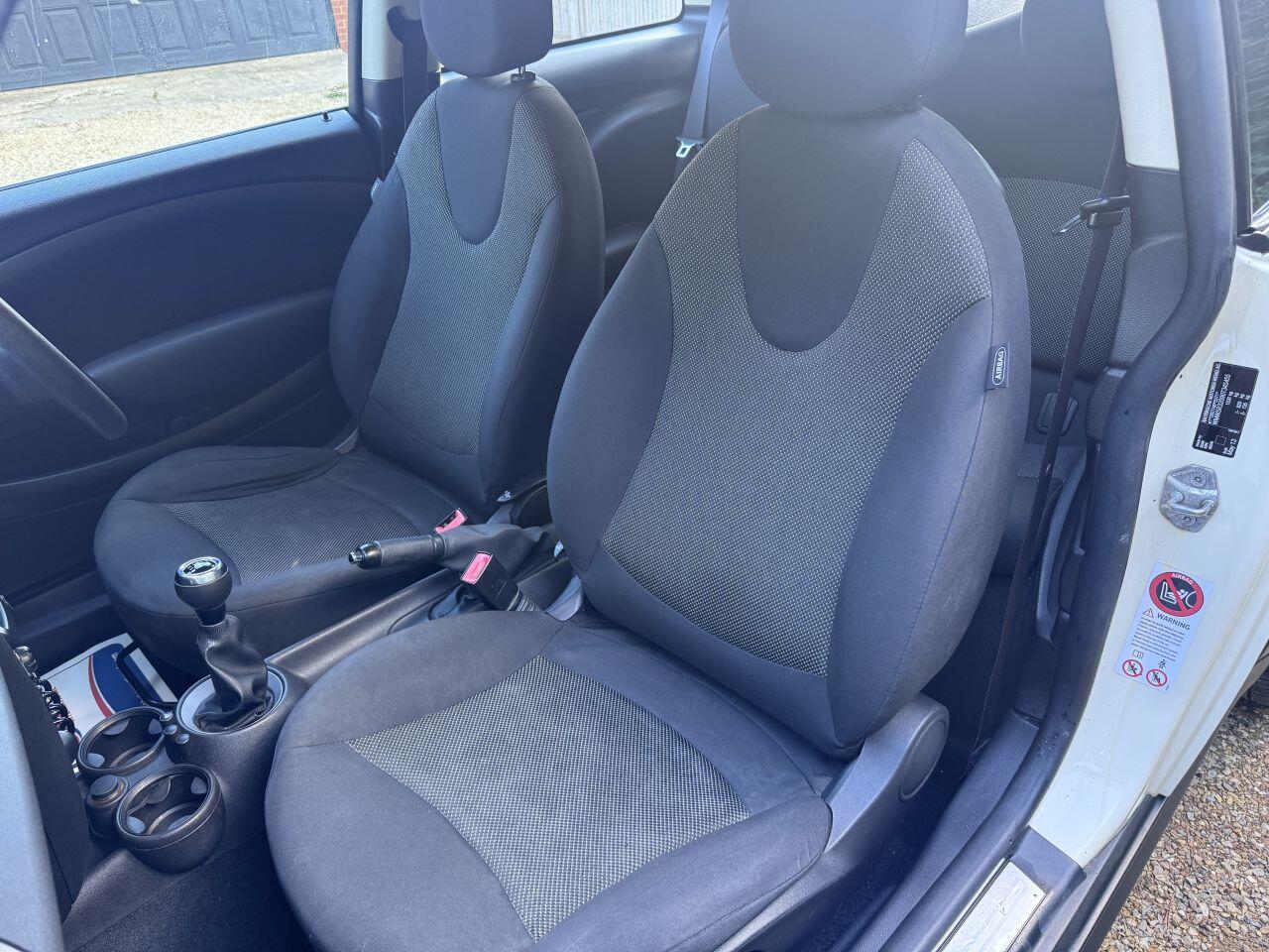 MINI Hatch view 28