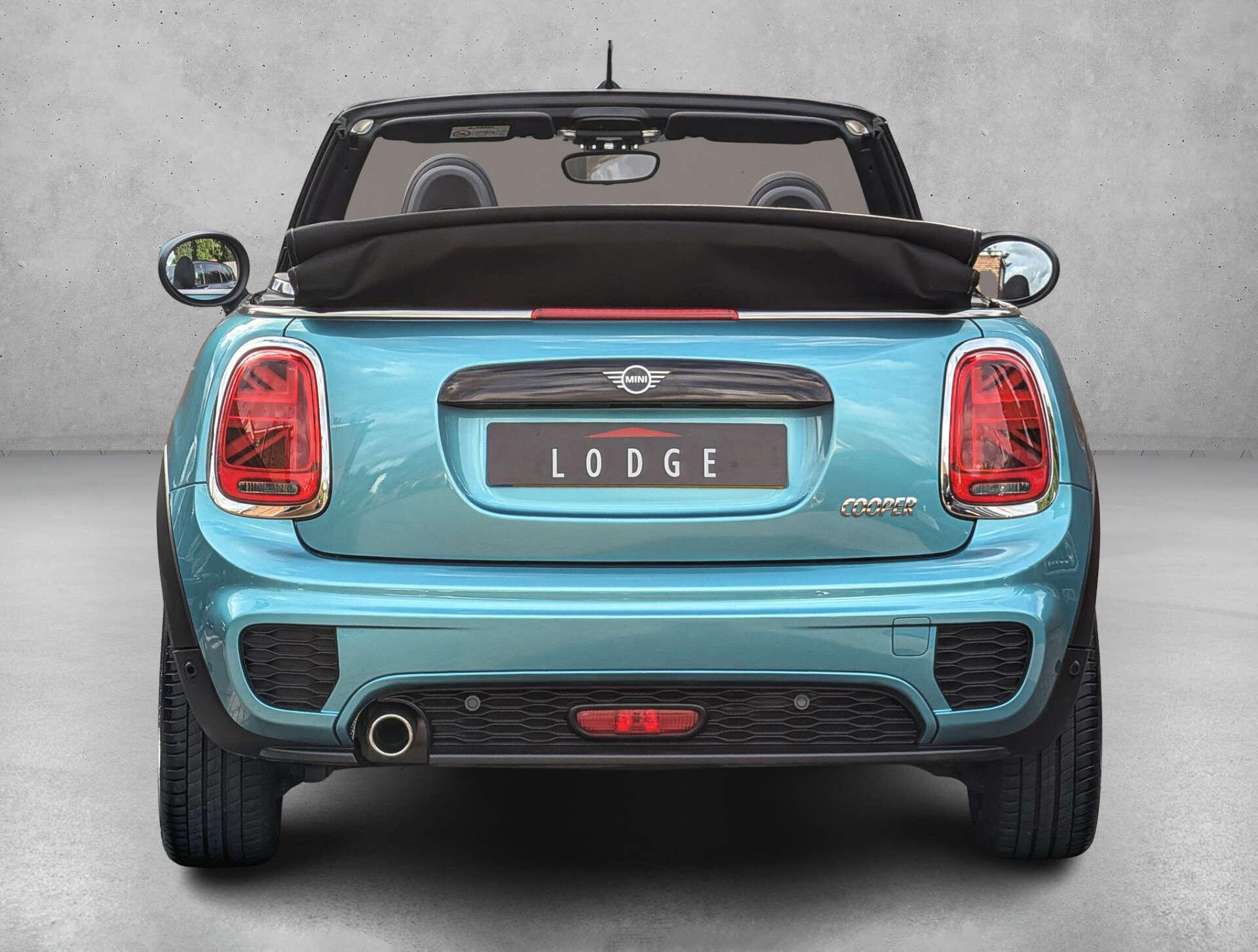 Mini Convertible view 6