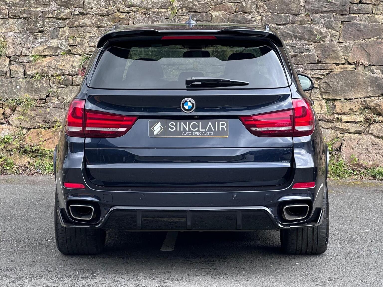 BMW X5 view 6
