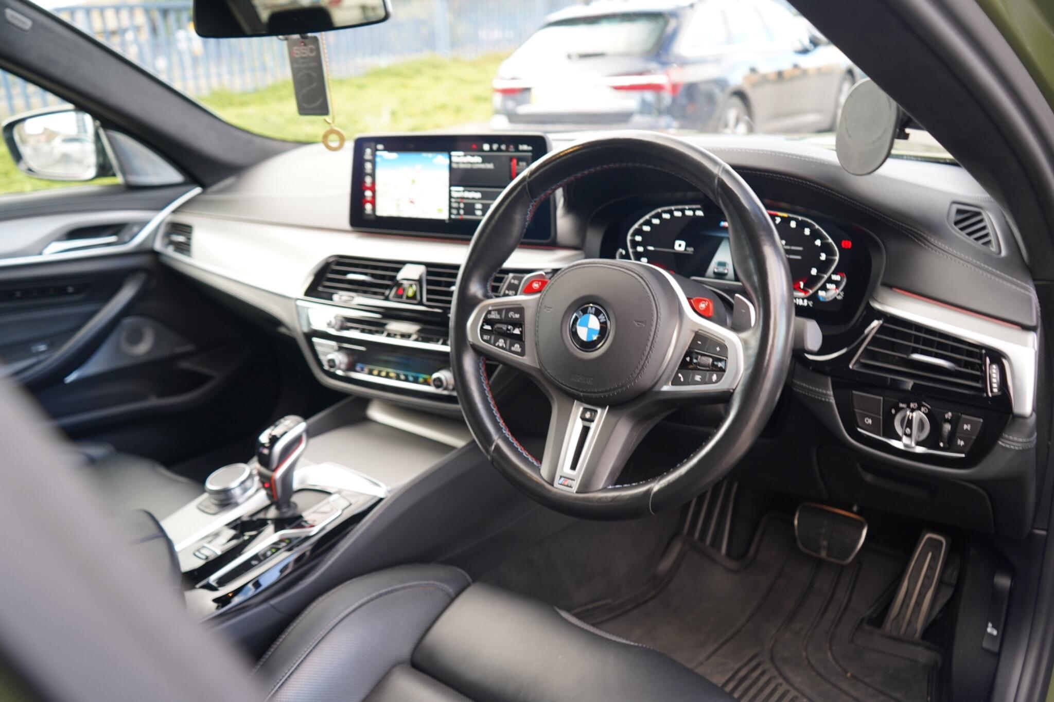 BMW M5 view 16