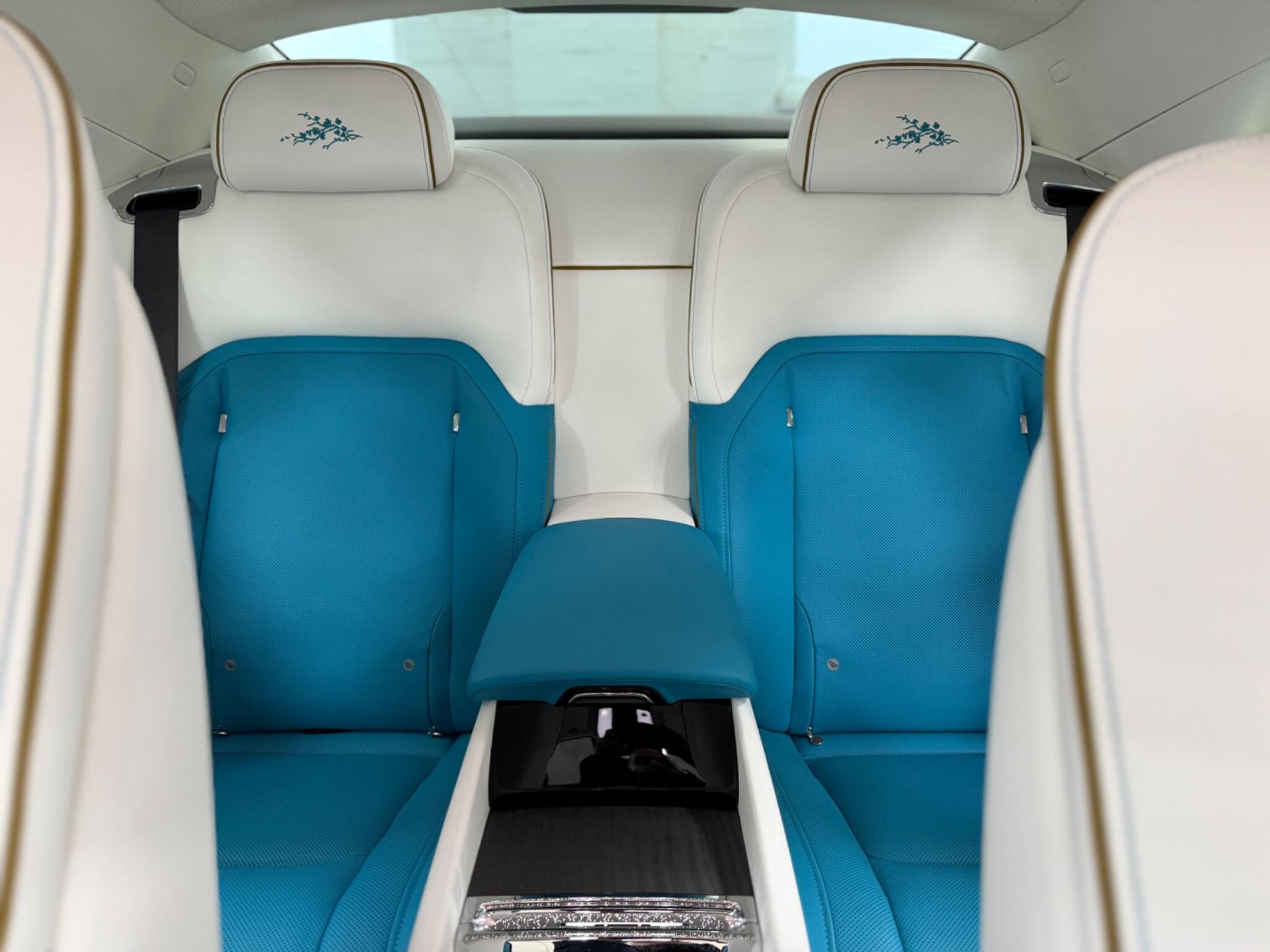 Rolls-Royce Spectre view 44