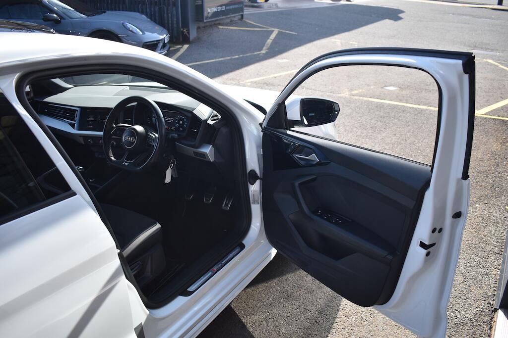 Audi A1 view 25