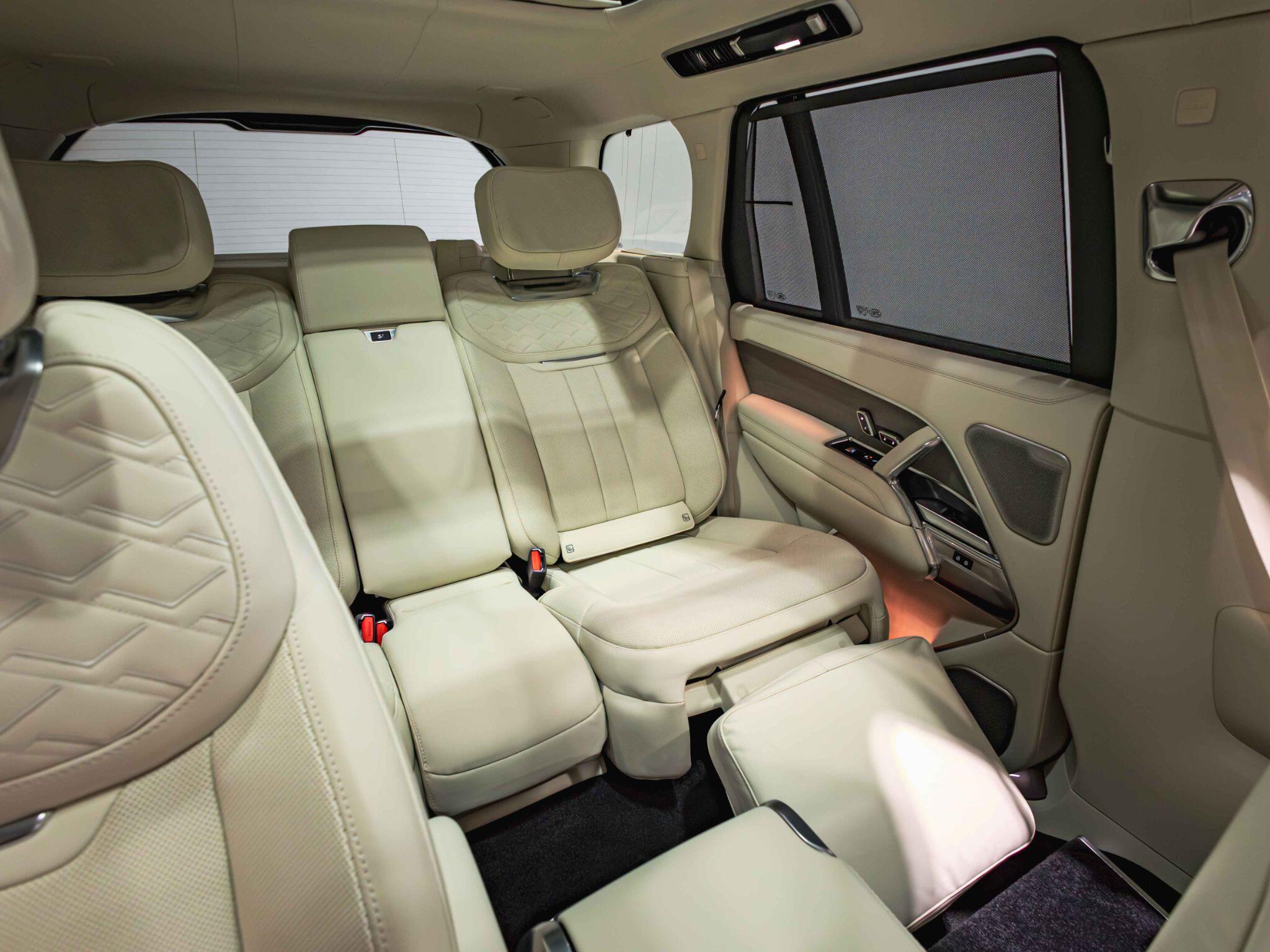 Land Rover Range Rover view 34