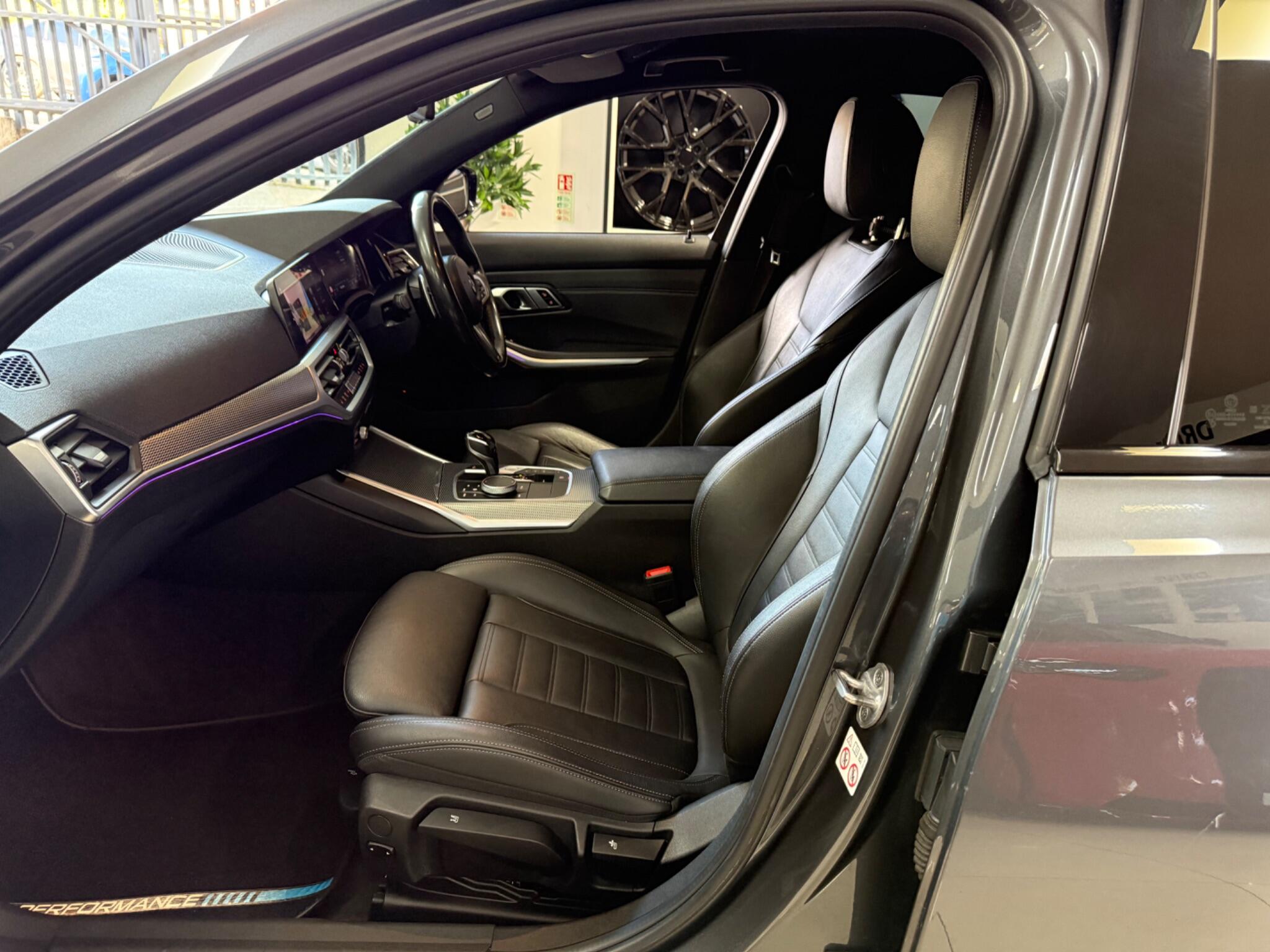 BMW 3 Series view 35