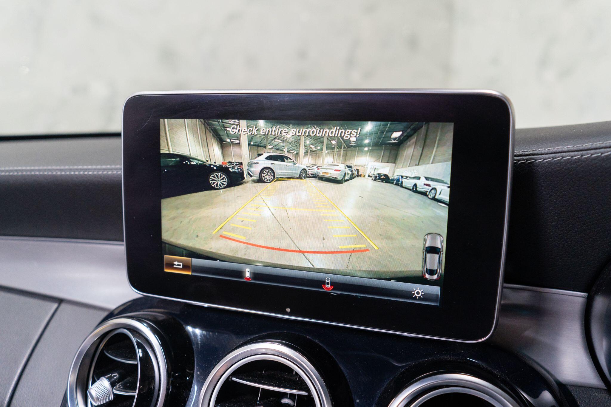 Mercedes-Benz C-Class view 24