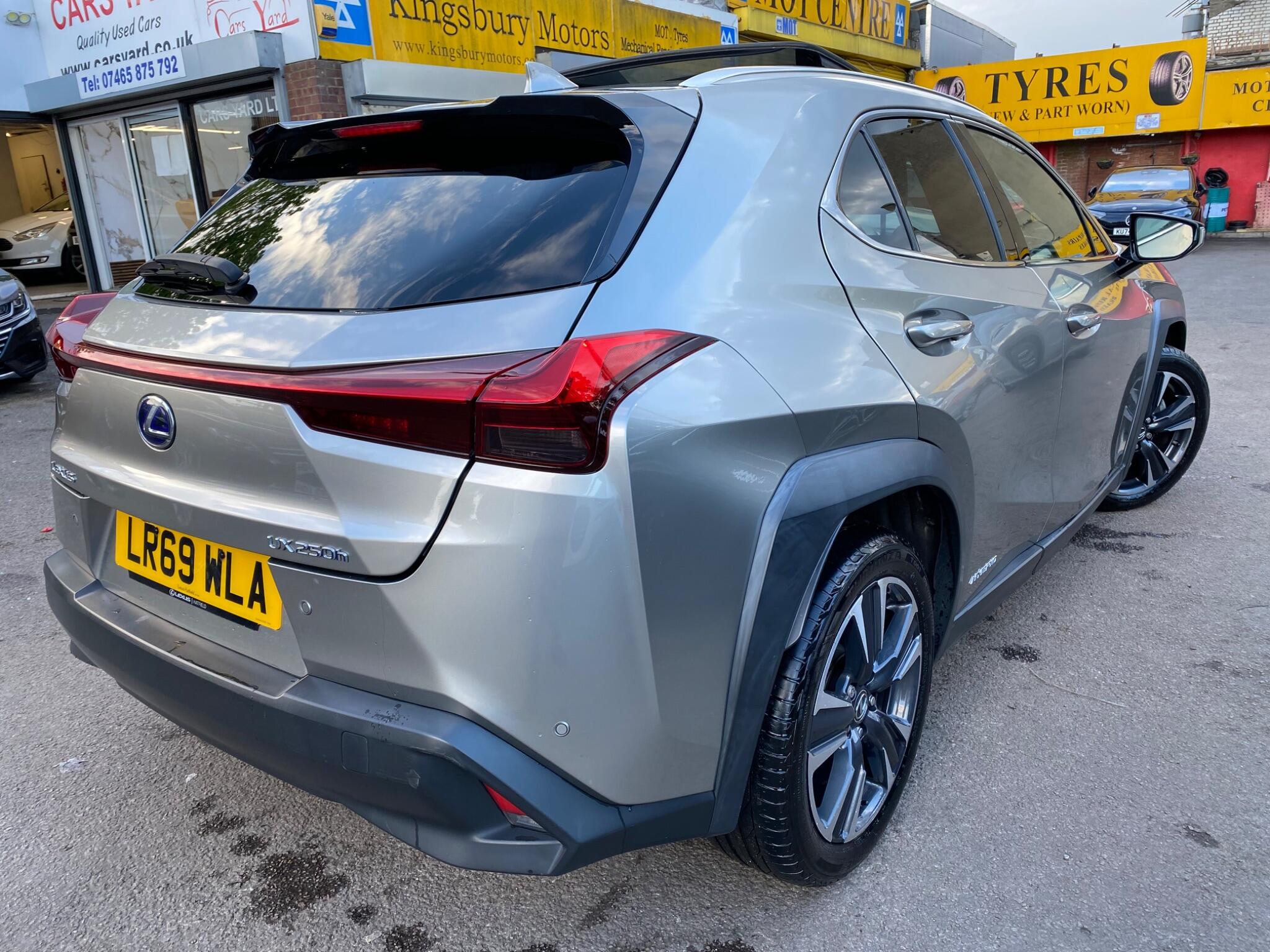 Lexus Ux view 10