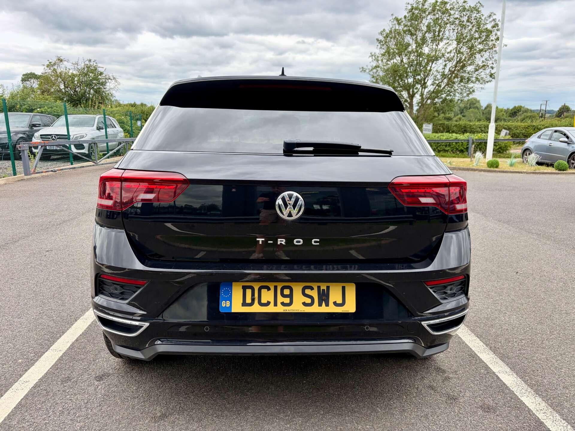 Volkswagen T-Roc view 7