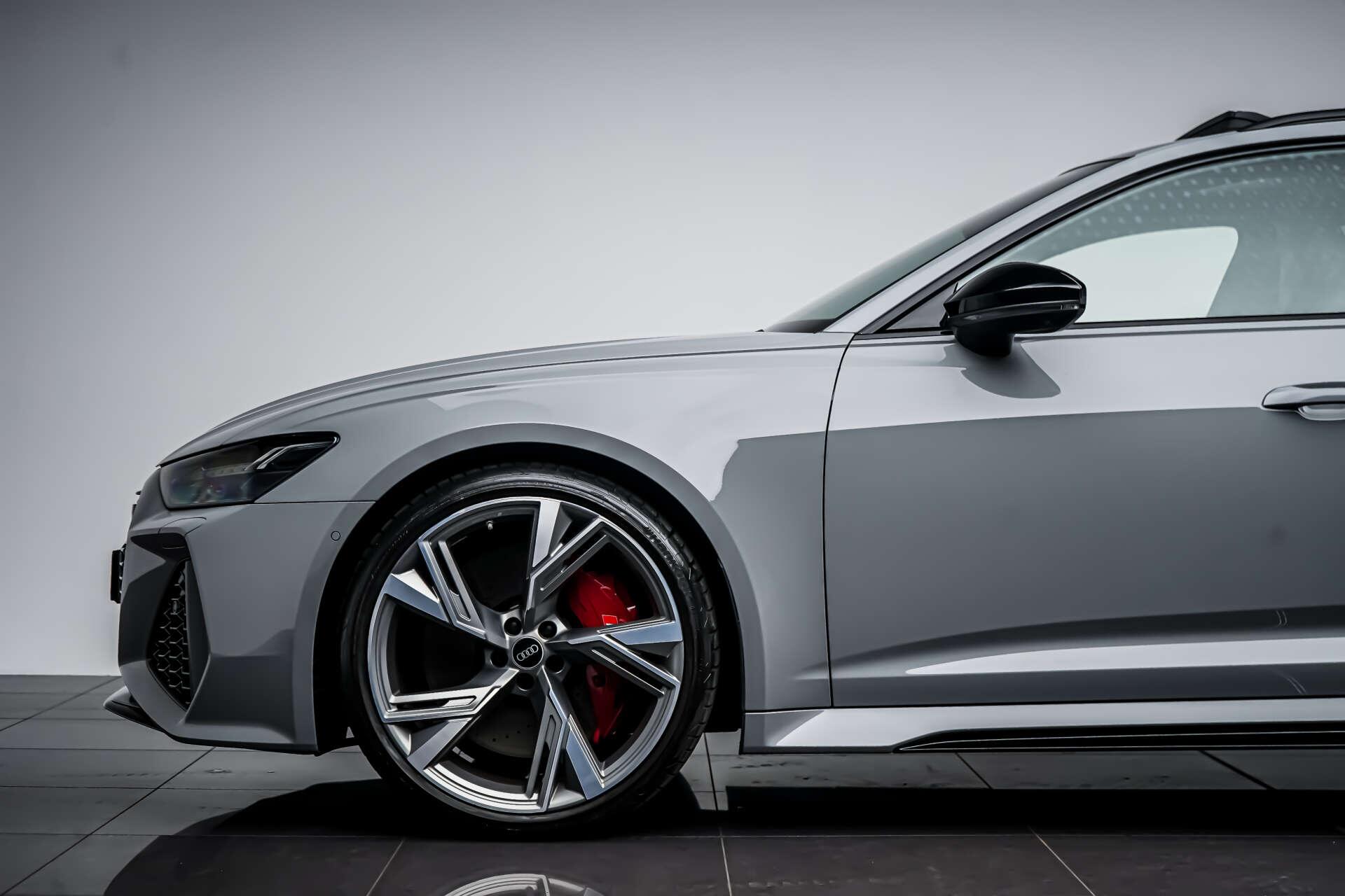 Audi RS6 Avant view 14