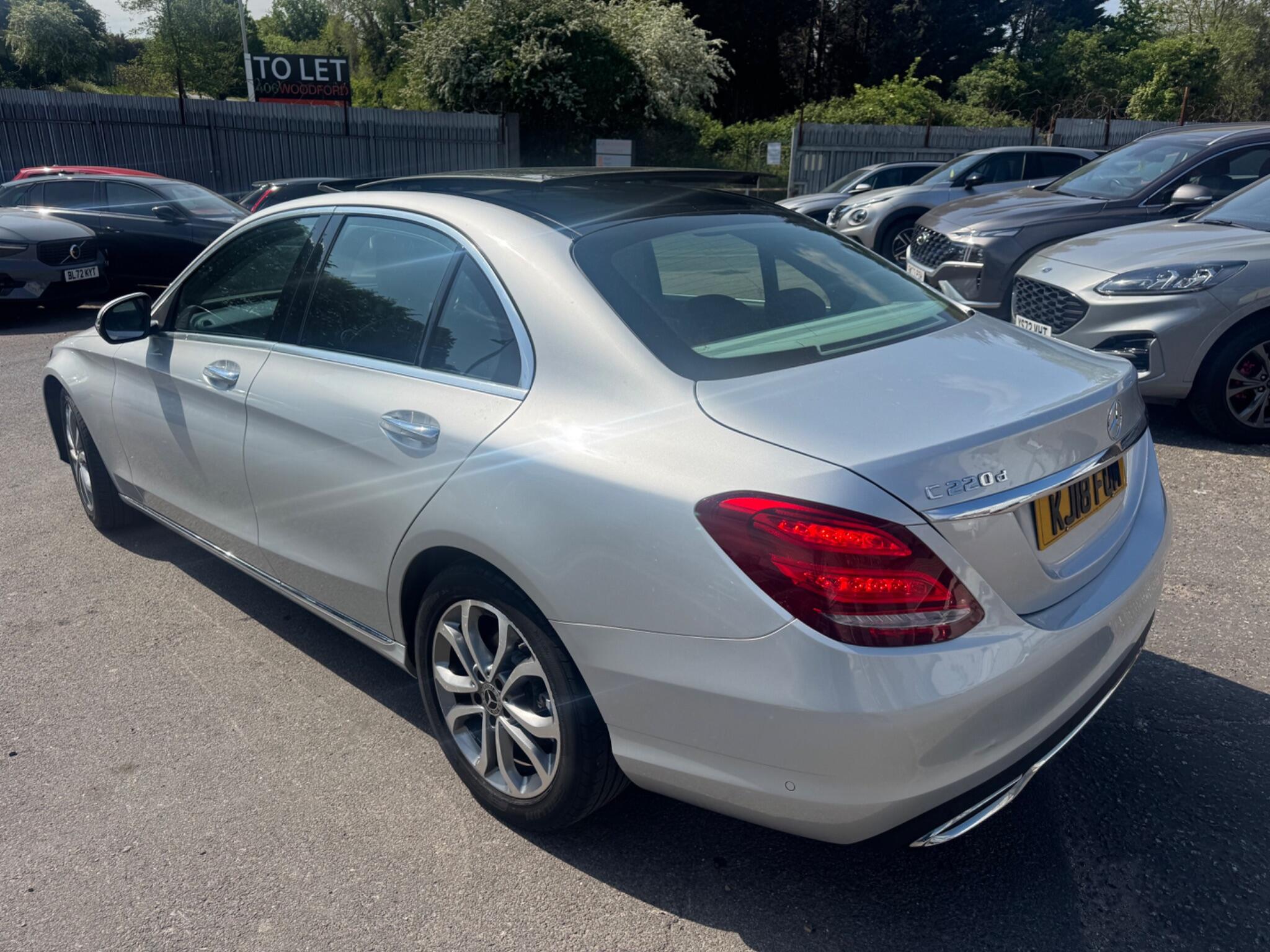 Mercedes-Benz C Class view 3