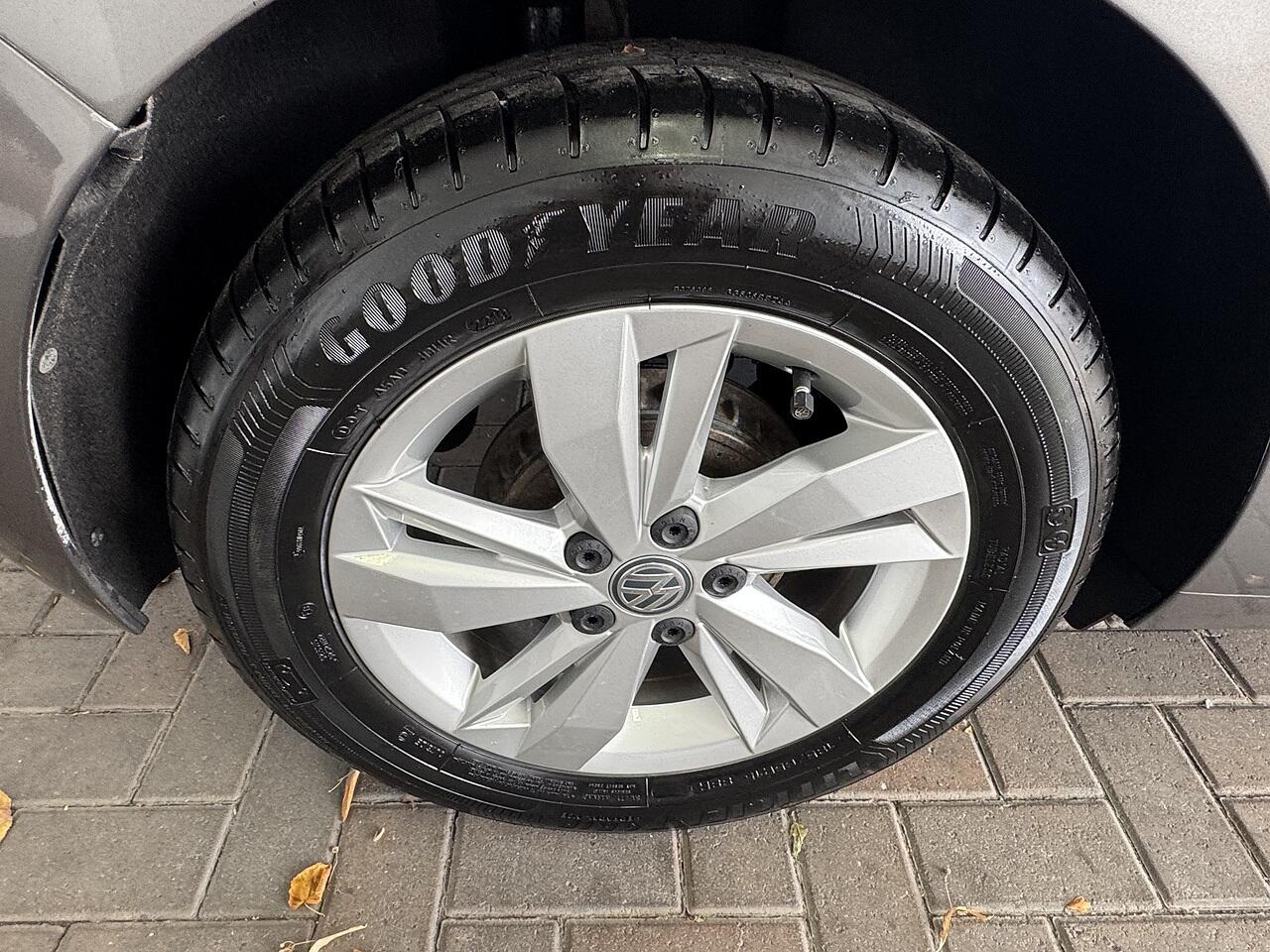 Volkswagen Polo view 28