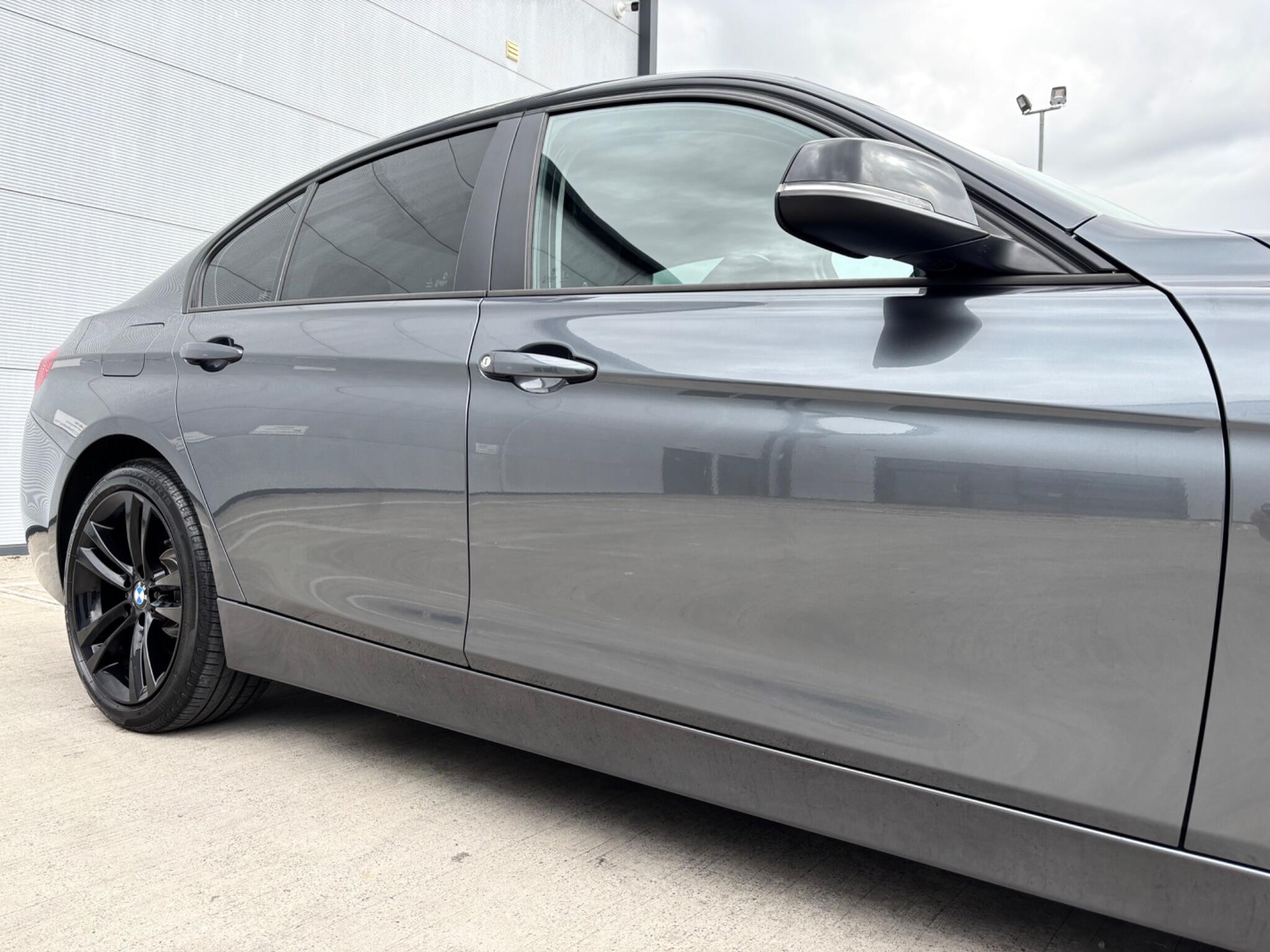 BMW 3 Series view 13