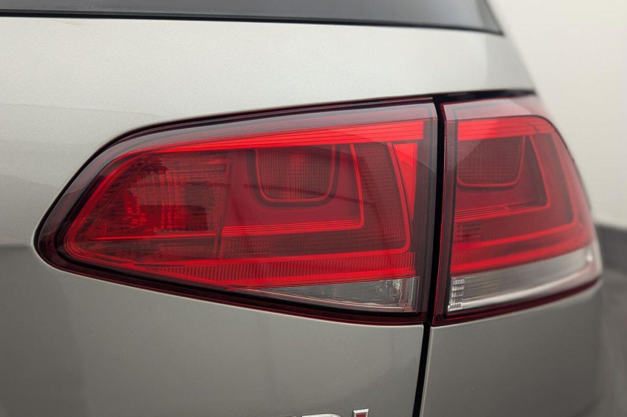 Volkswagen Golf view 38