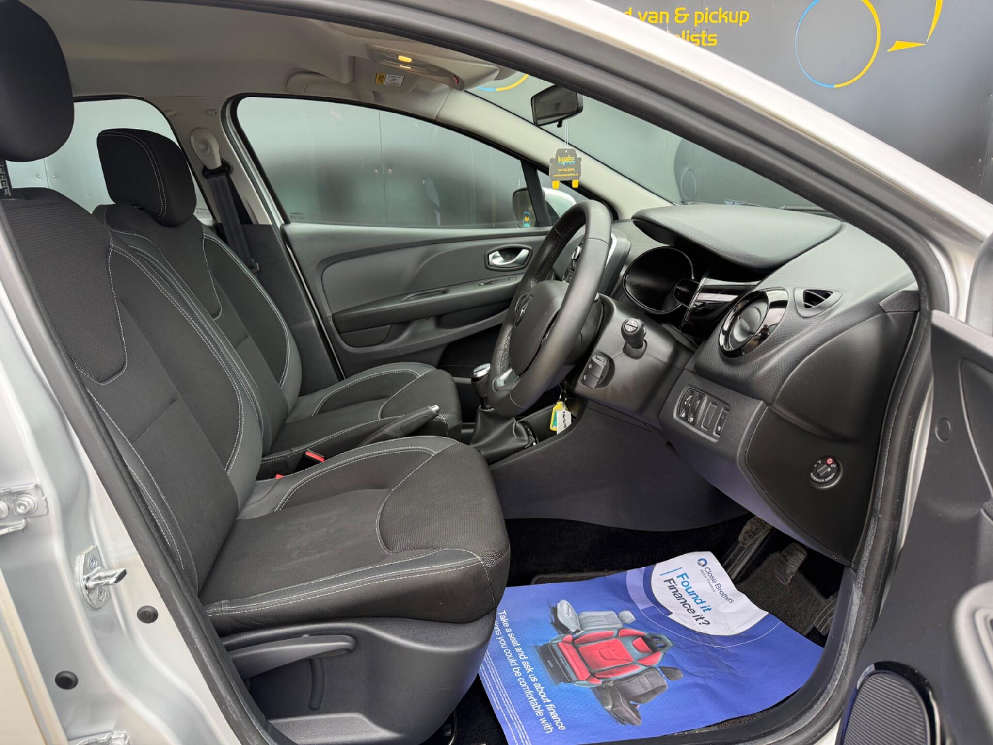 Renault Clio view 13