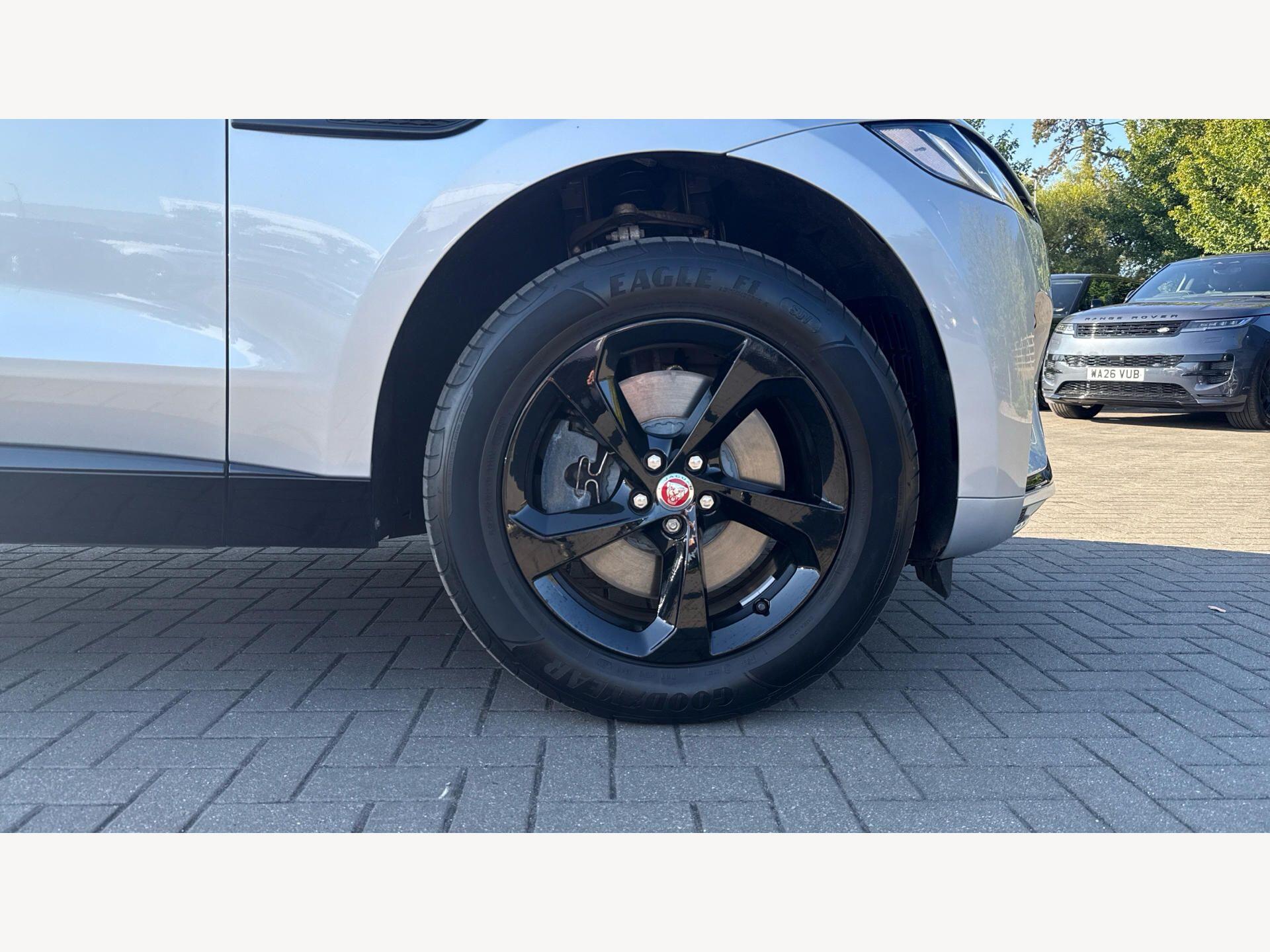 Jaguar F-Pace view 9