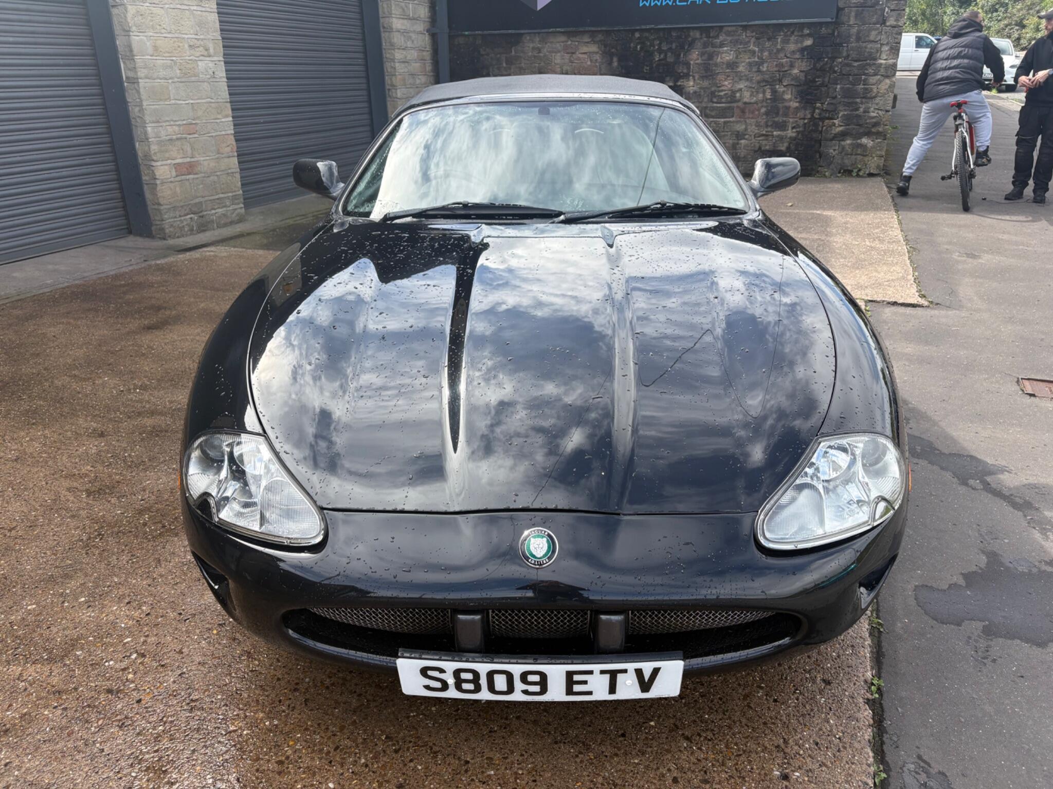 Jaguar XK8 view 8
